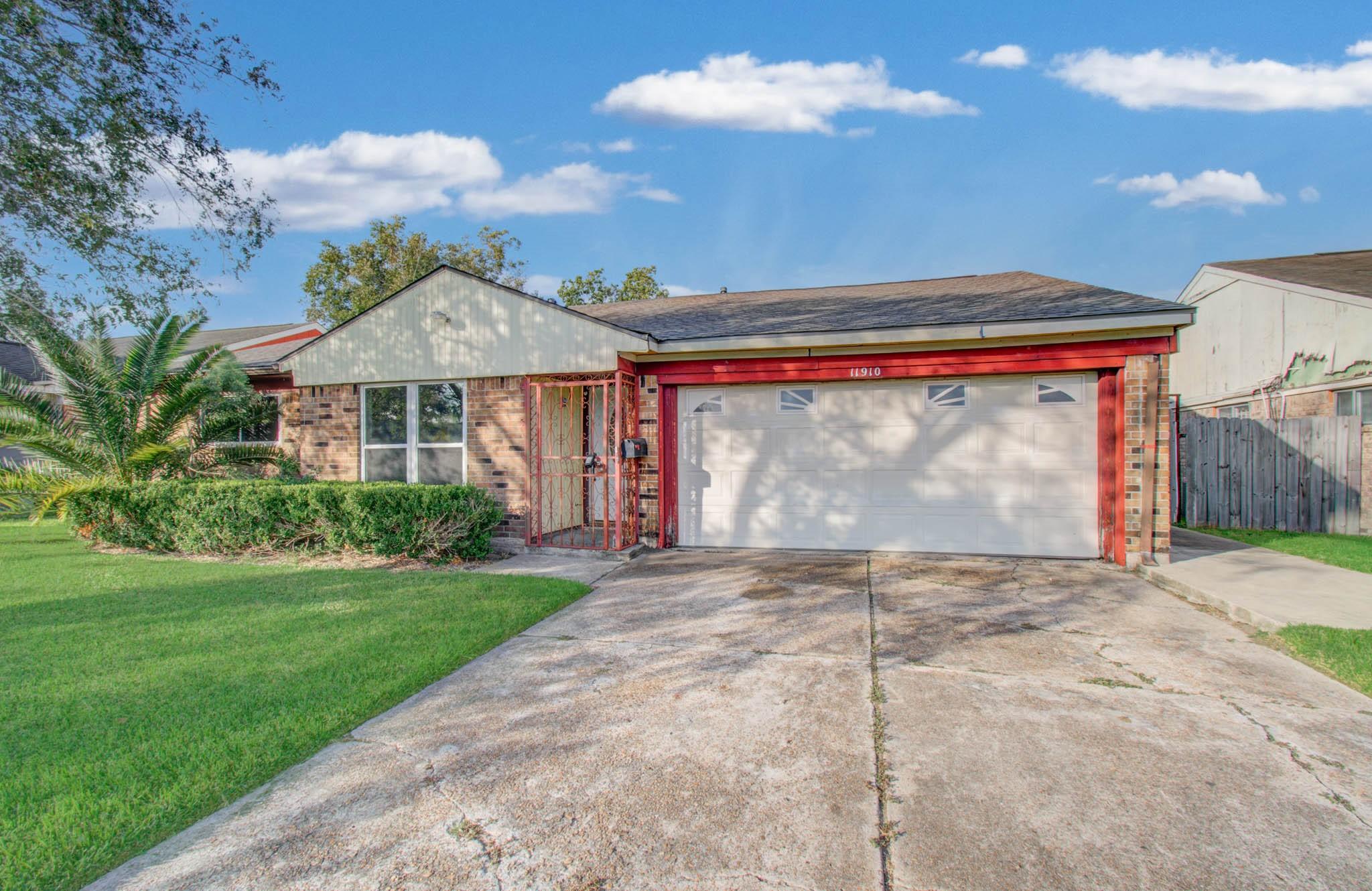 11910 Hunkler Drive Property Photo 3
