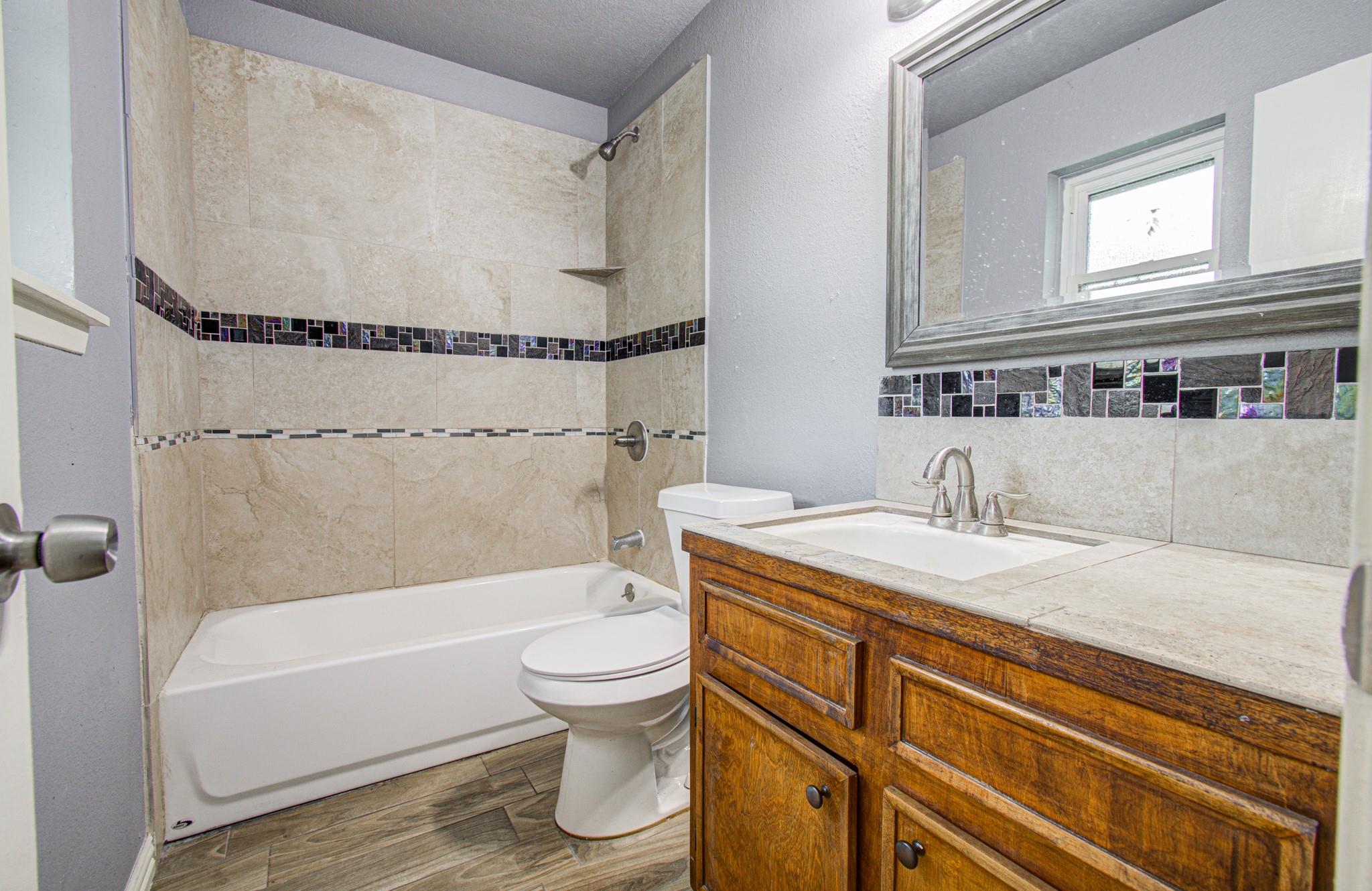 11910 Hunkler Drive Property Photo 9
