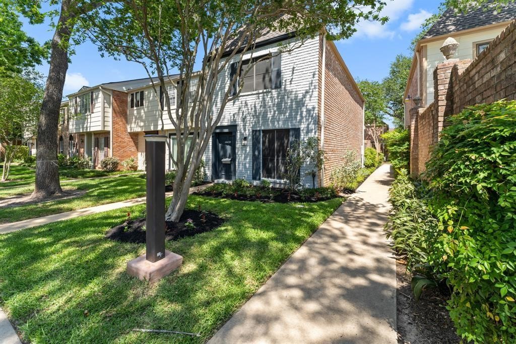 14435 Still Meadow Drive Property Photo 4