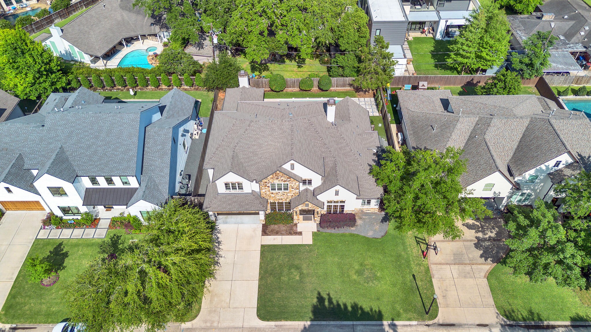 1246 Ben Hur Drive Property Photo 2