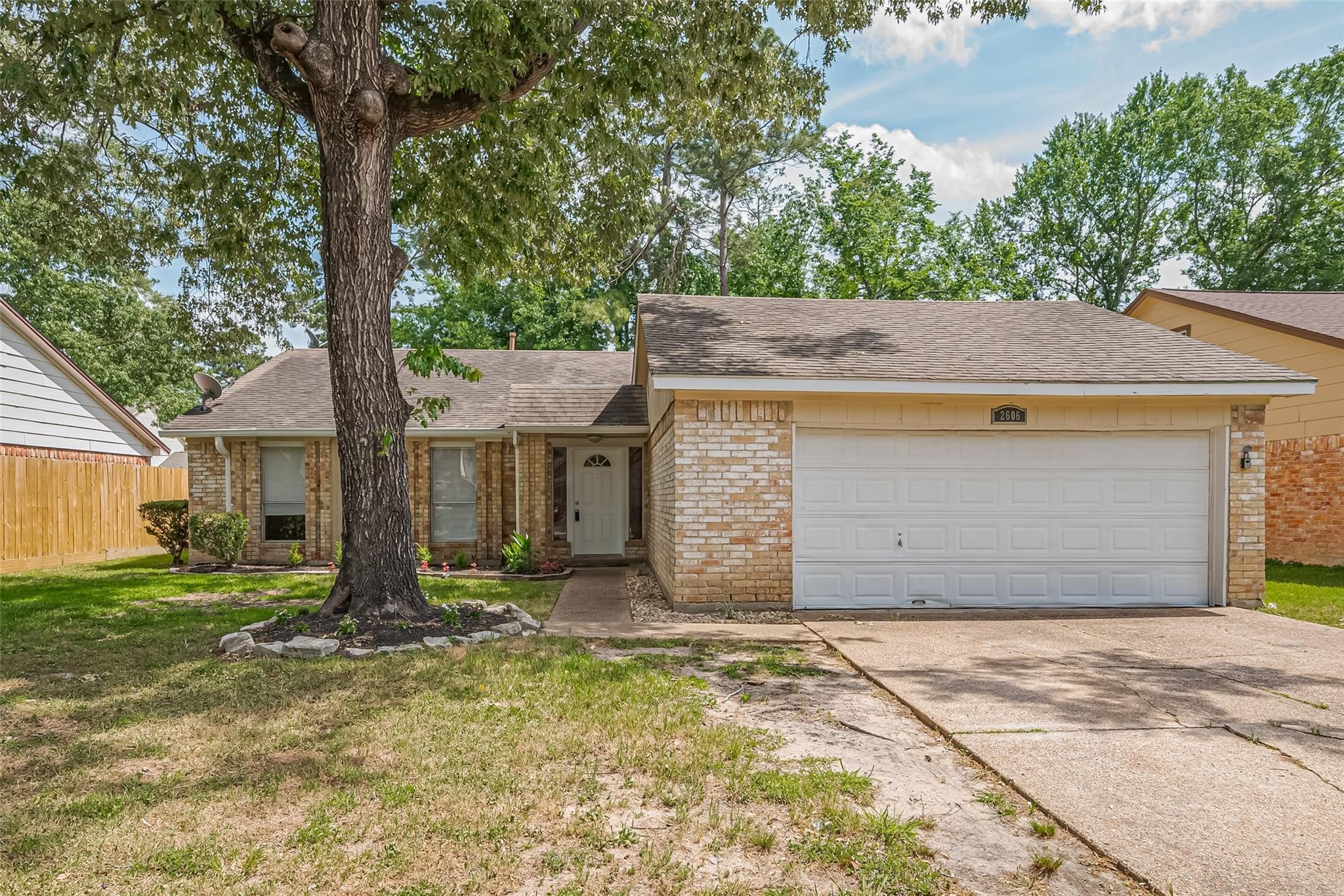2606 Lexington Woods Drive Property Photo 1