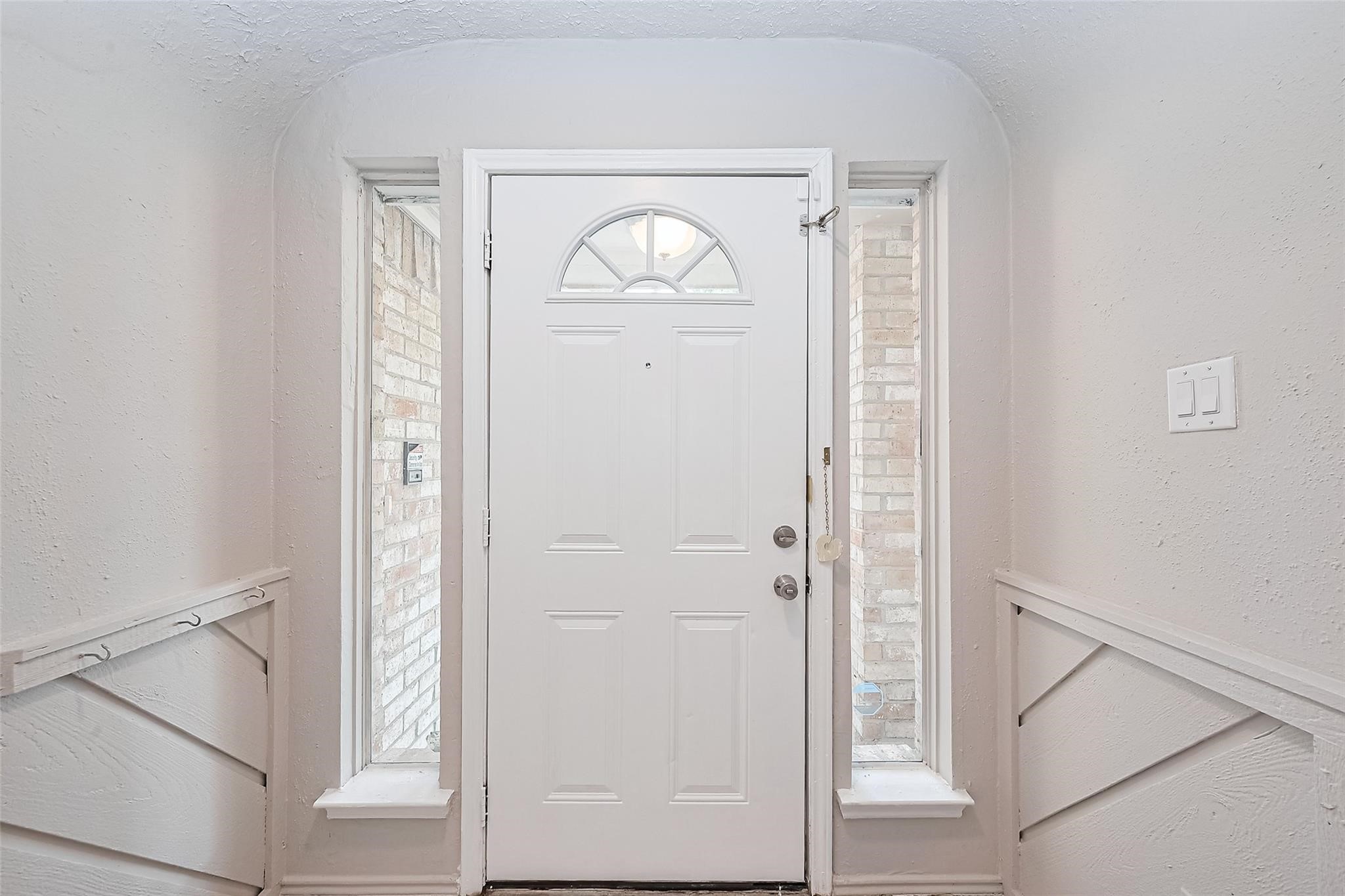 2606 Lexington Woods Drive Property Photo 4