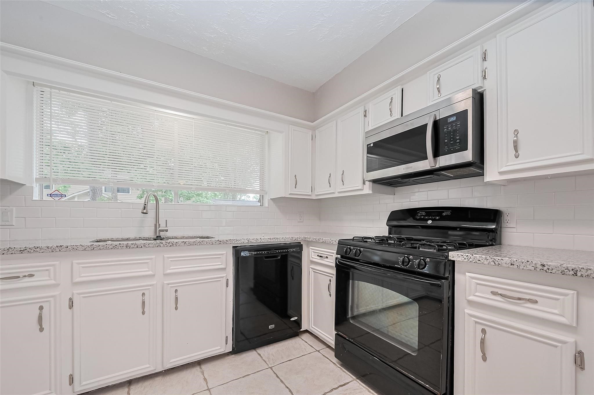 2606 Lexington Woods Drive Property Photo 14