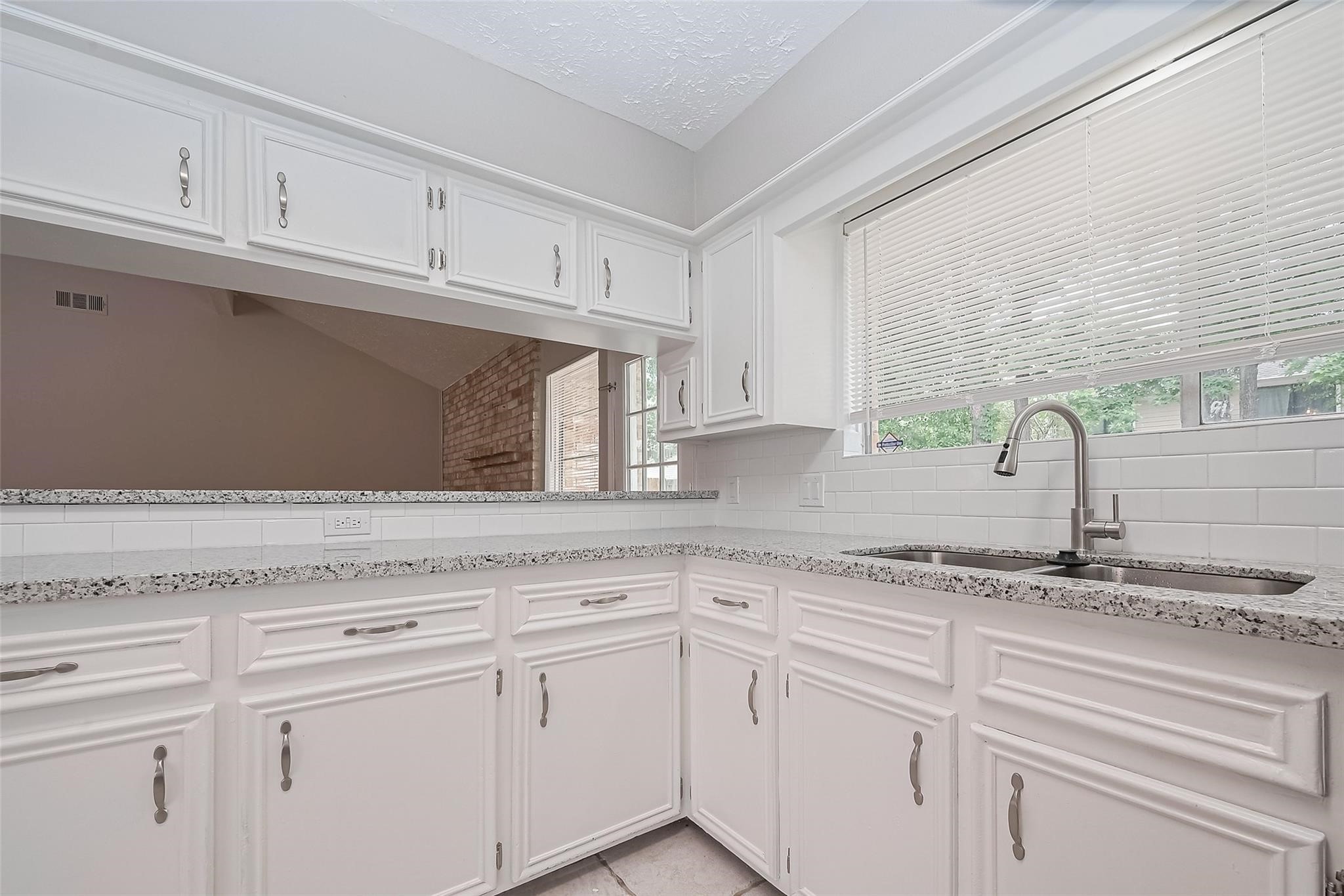 2606 Lexington Woods Drive Property Photo 17