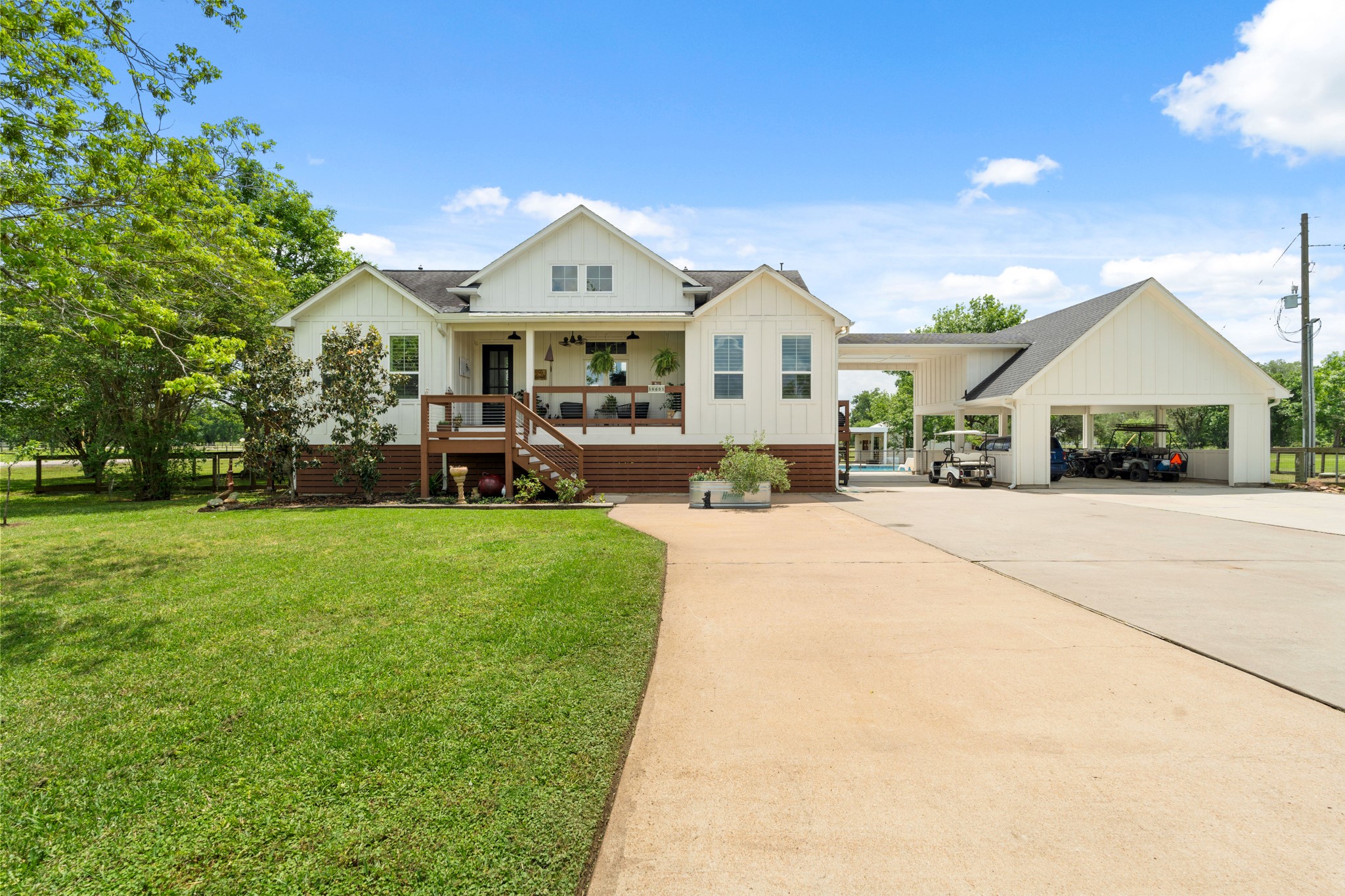 36605 Hondo Road Property Photo 1