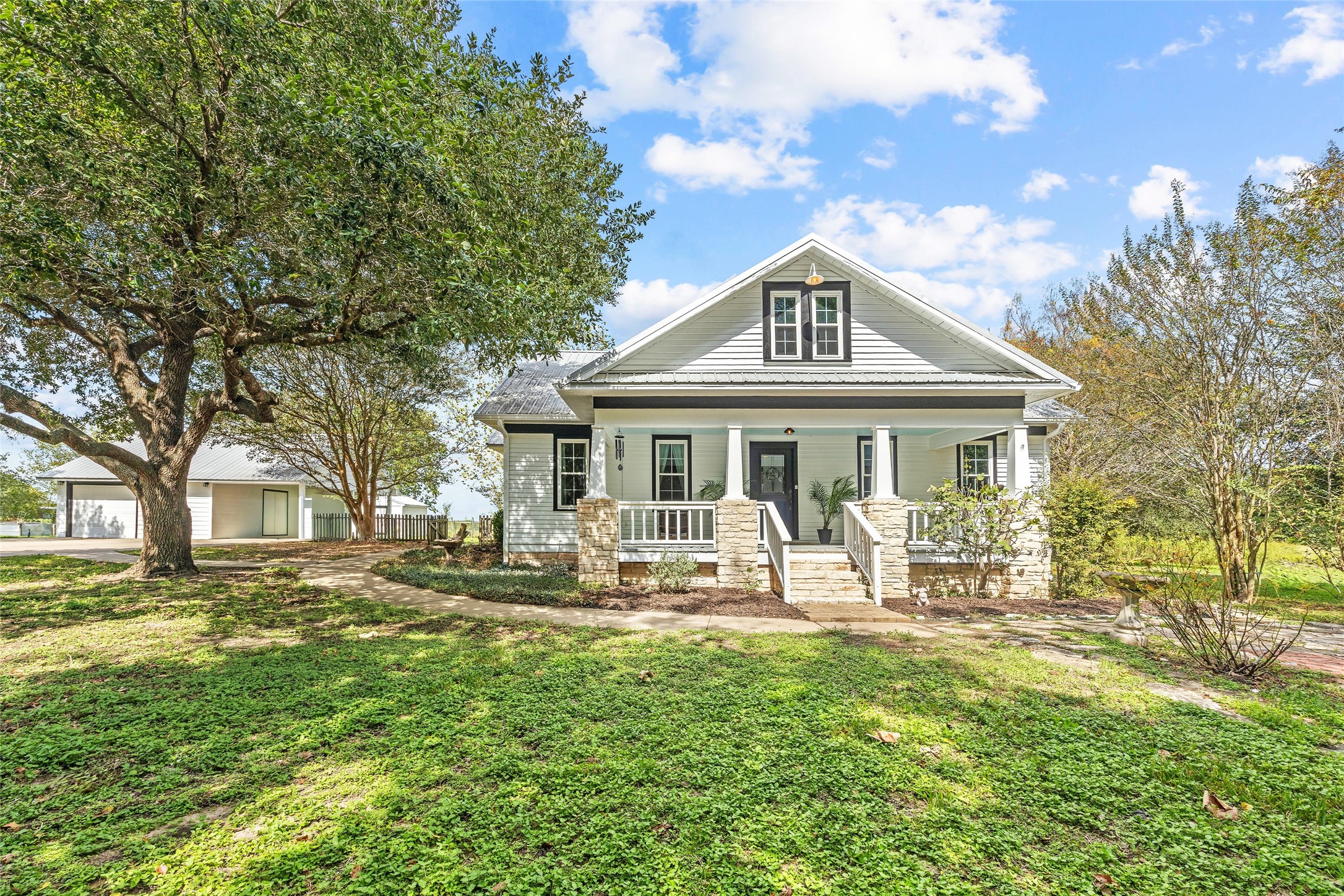 6440 Fm 332 Property Photo 1