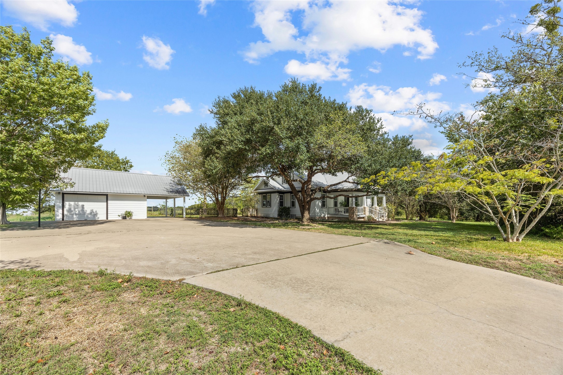 6440 Fm 332 Property Photo 8