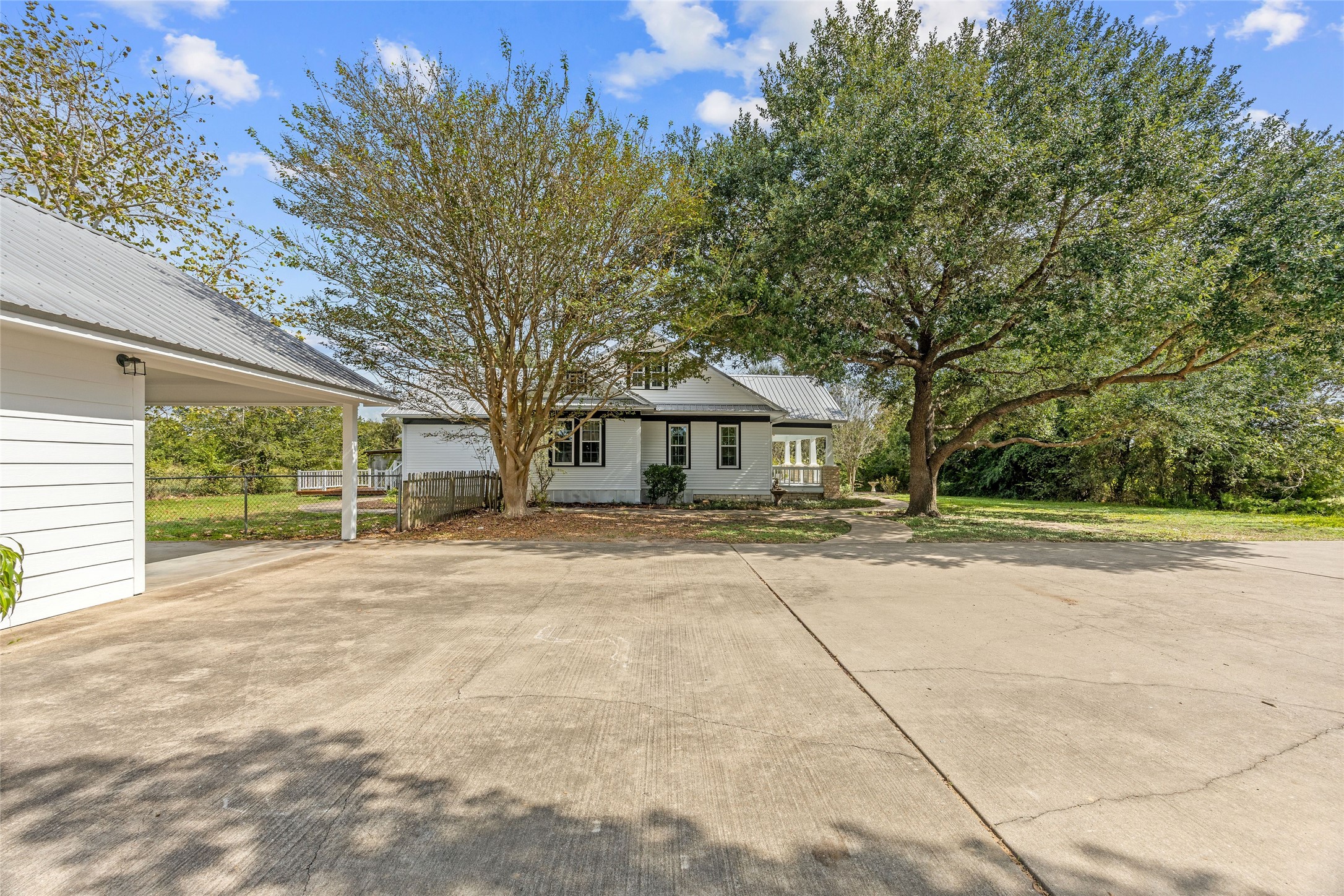 6440 Fm 332 Property Photo 9
