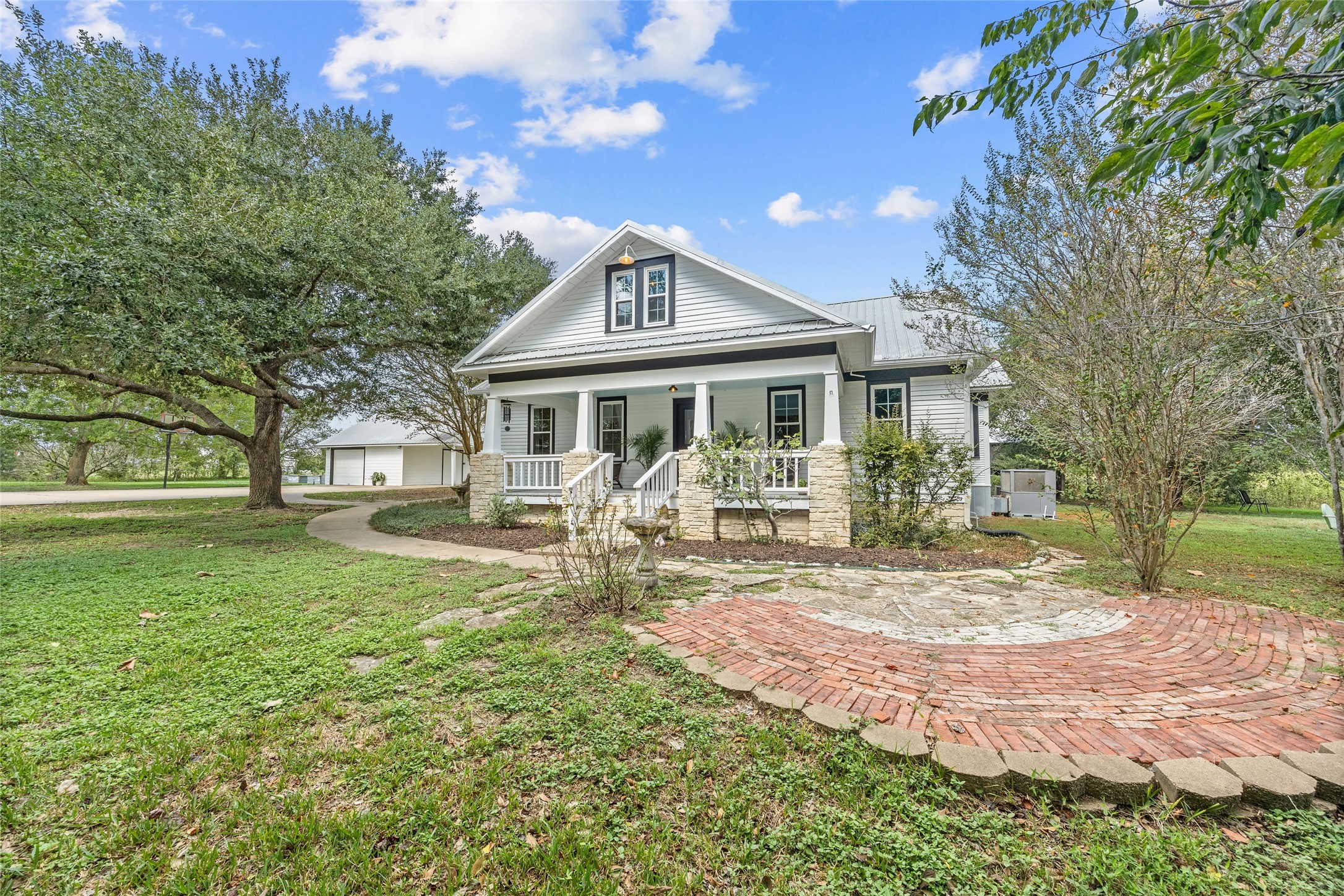 6440 Fm 332 Property Photo 13