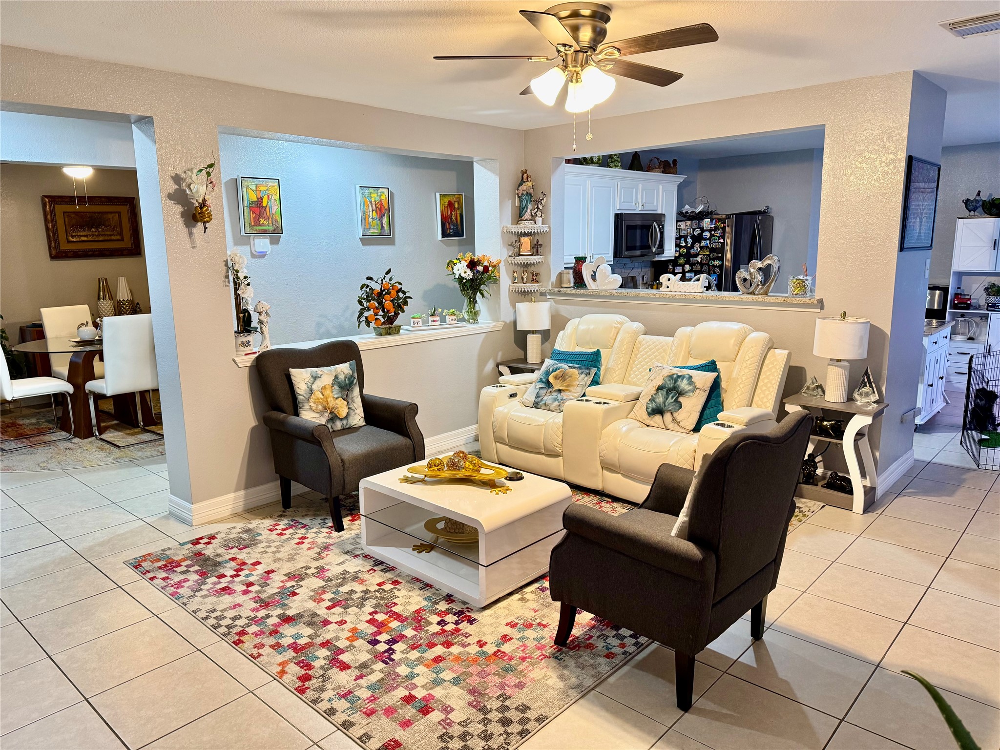 22843 Twisting Pine Drive Property Photo 3