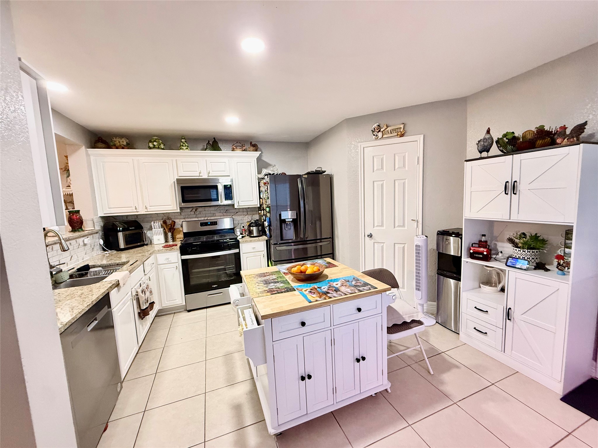 22843 Twisting Pine Drive Property Photo 7