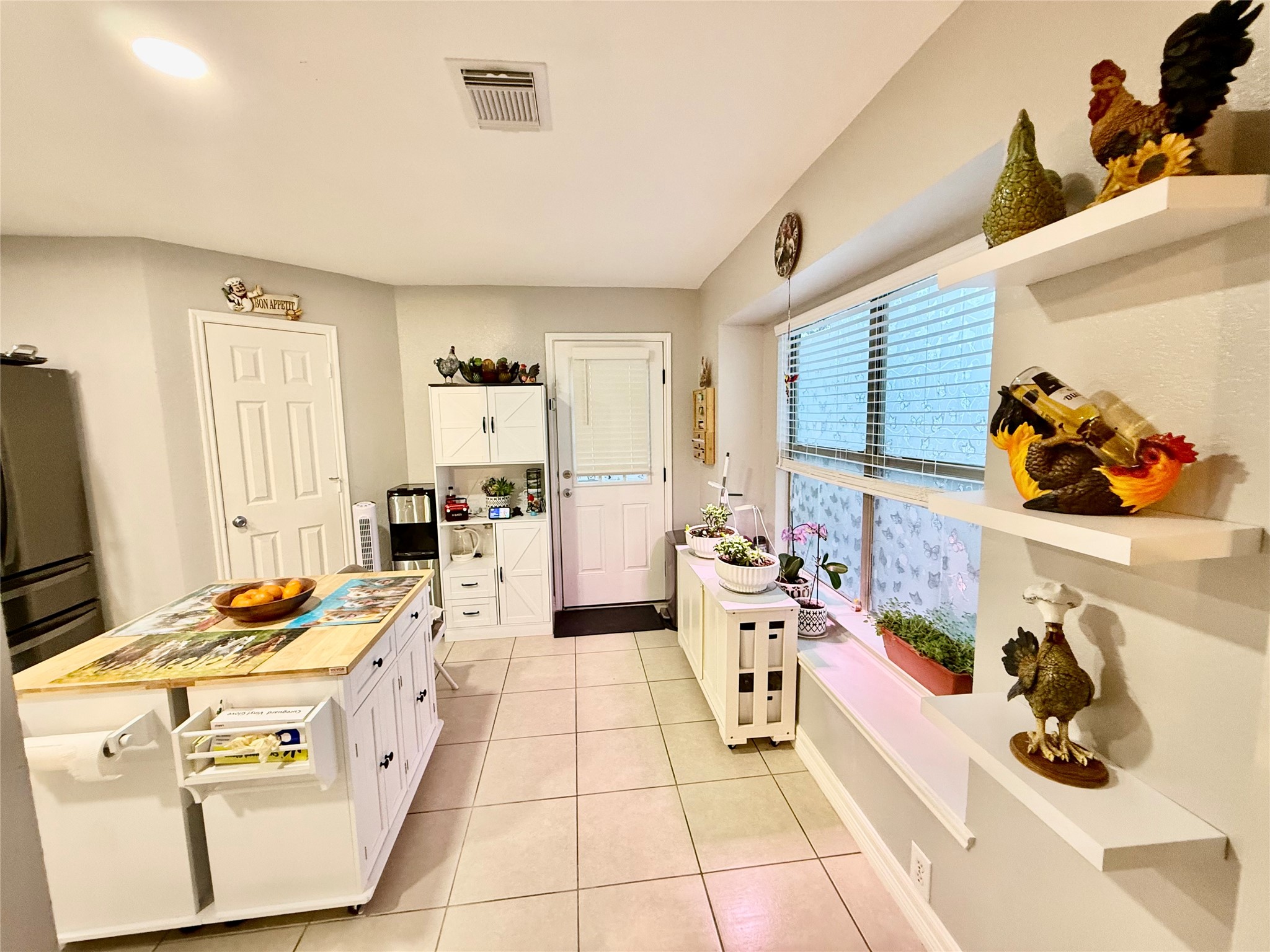 22843 Twisting Pine Drive Property Photo 8