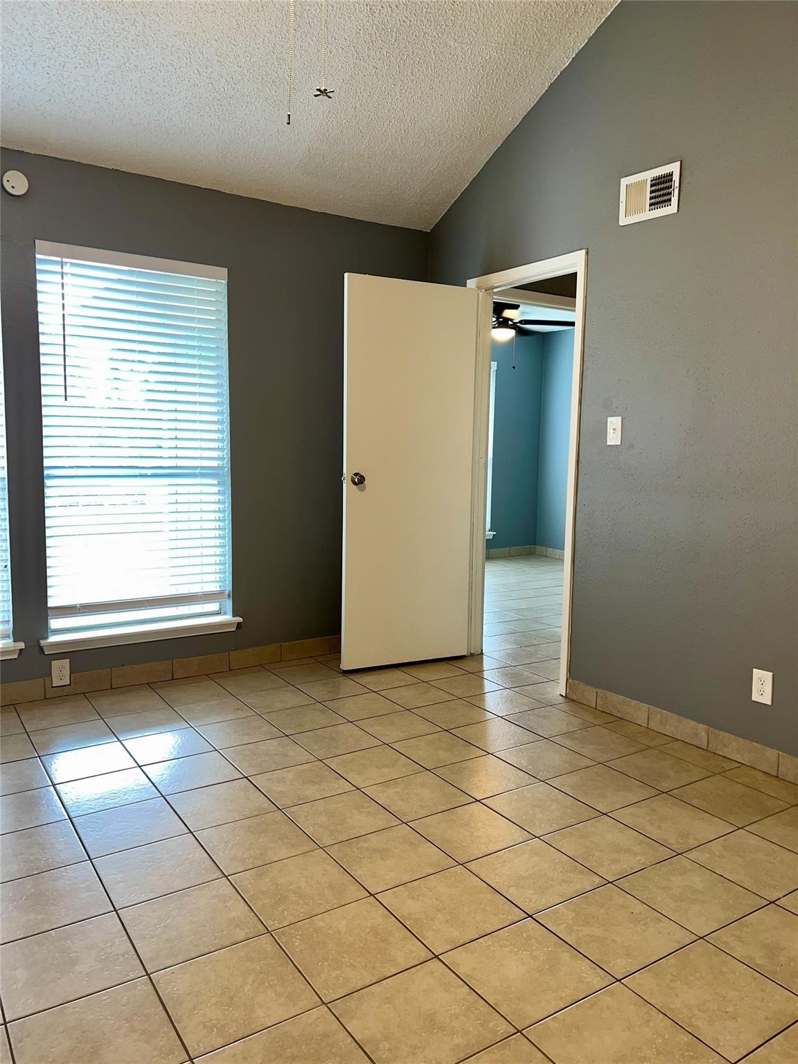 6118 W Mount Houston Road C Property Photo 3