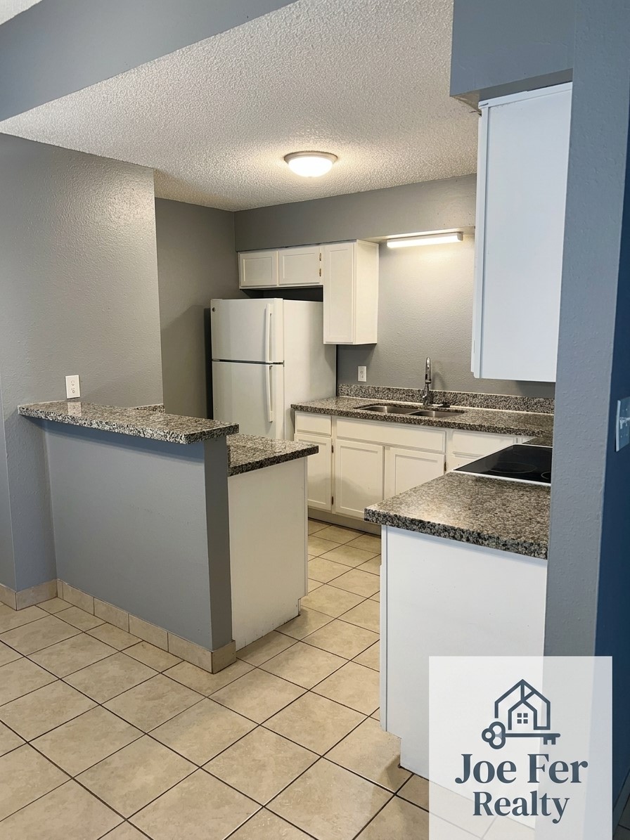 6118 W Mount Houston Road C Property Photo 5