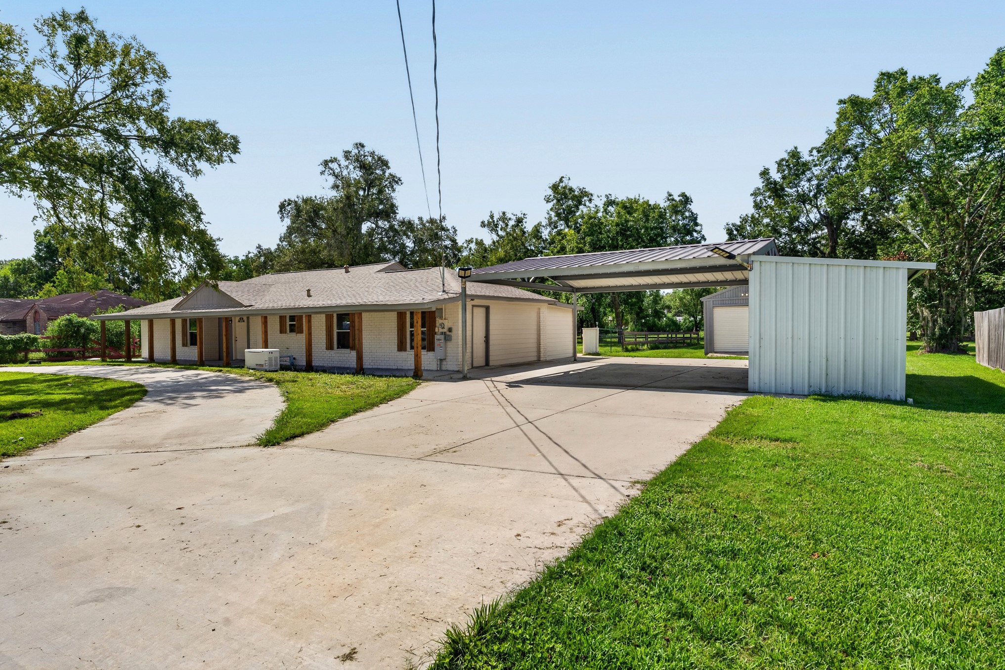 1718 County Road 401 Property Photo 4