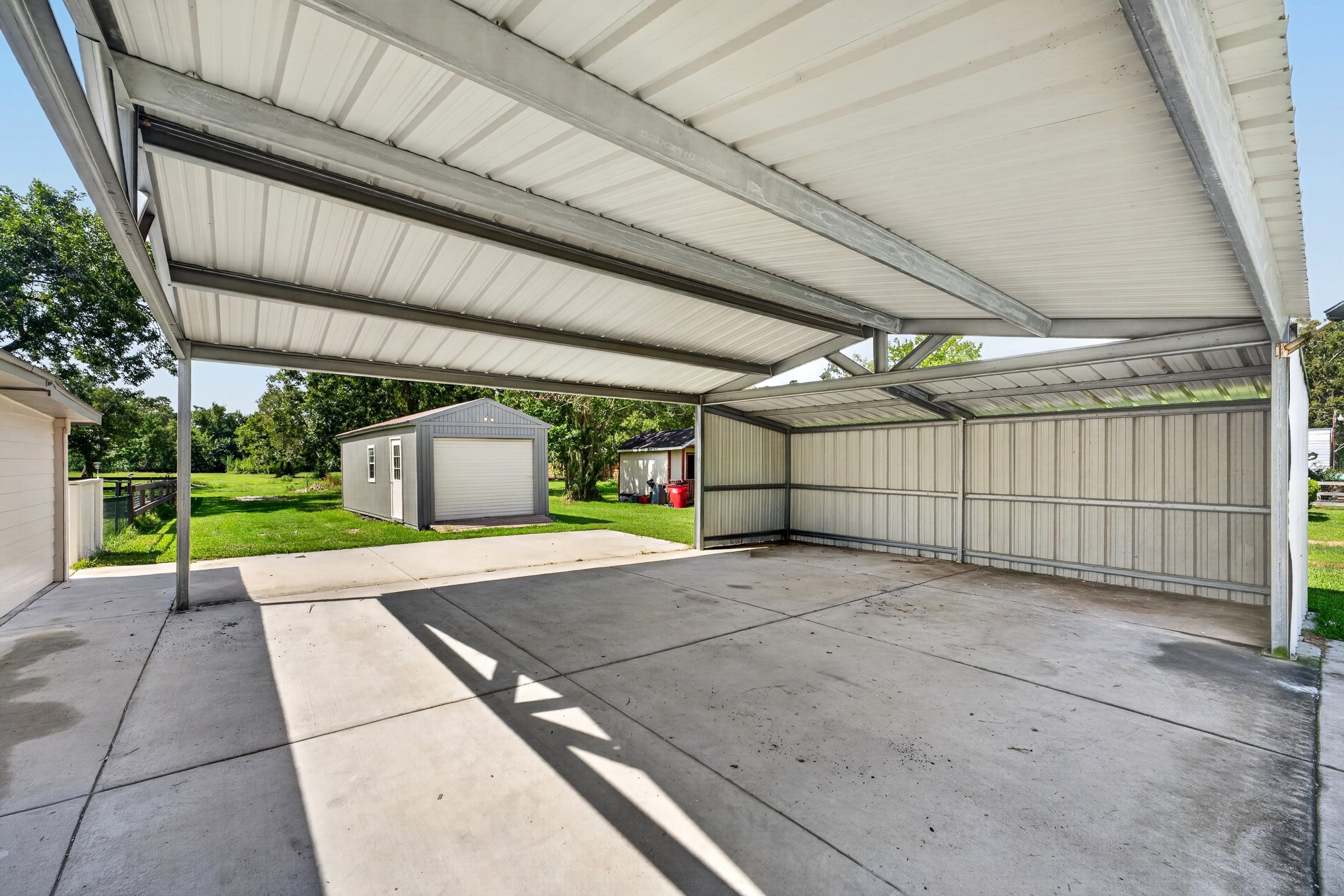 1718 County Road 401 Property Photo 6