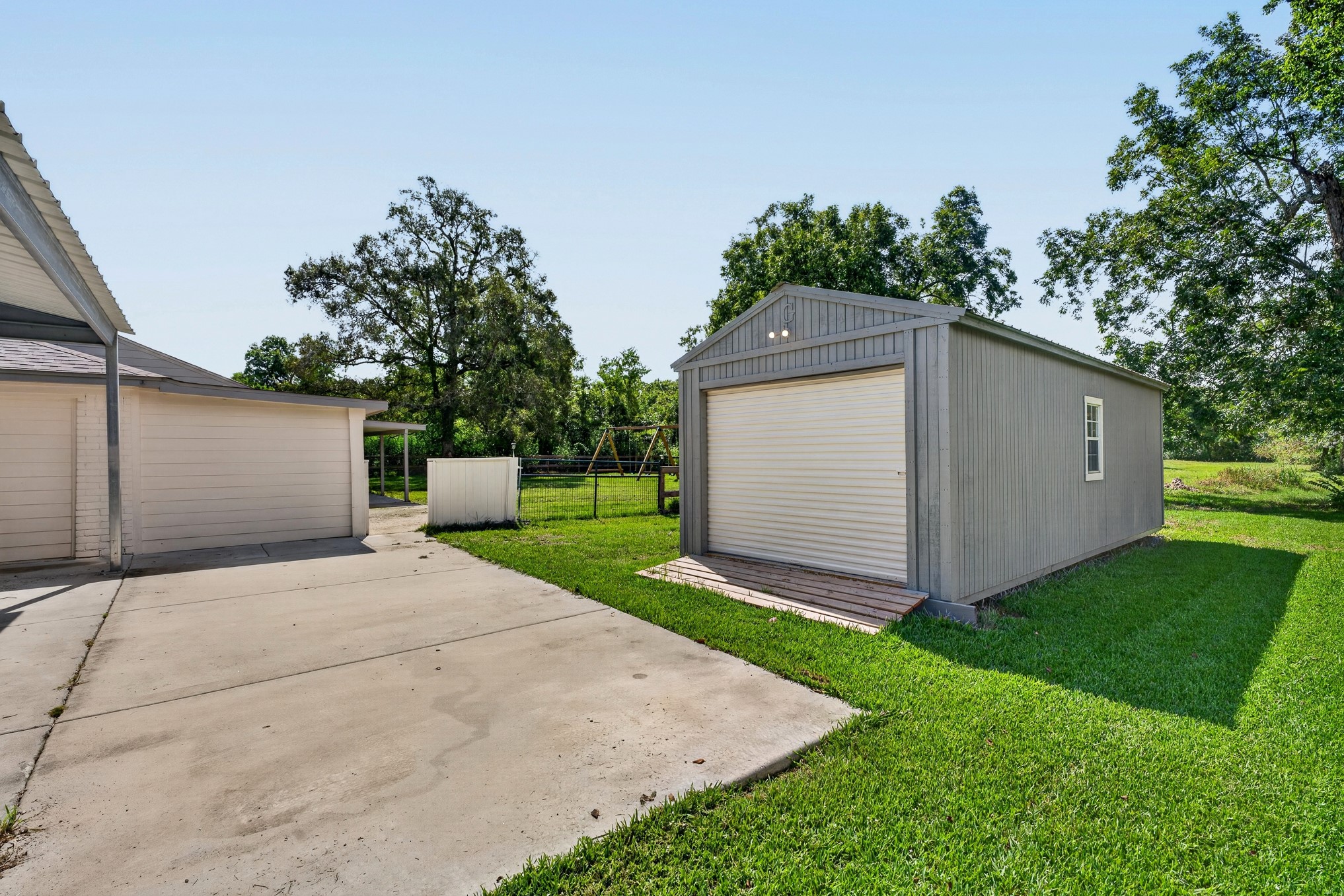 1718 County Road 401 Property Photo 8