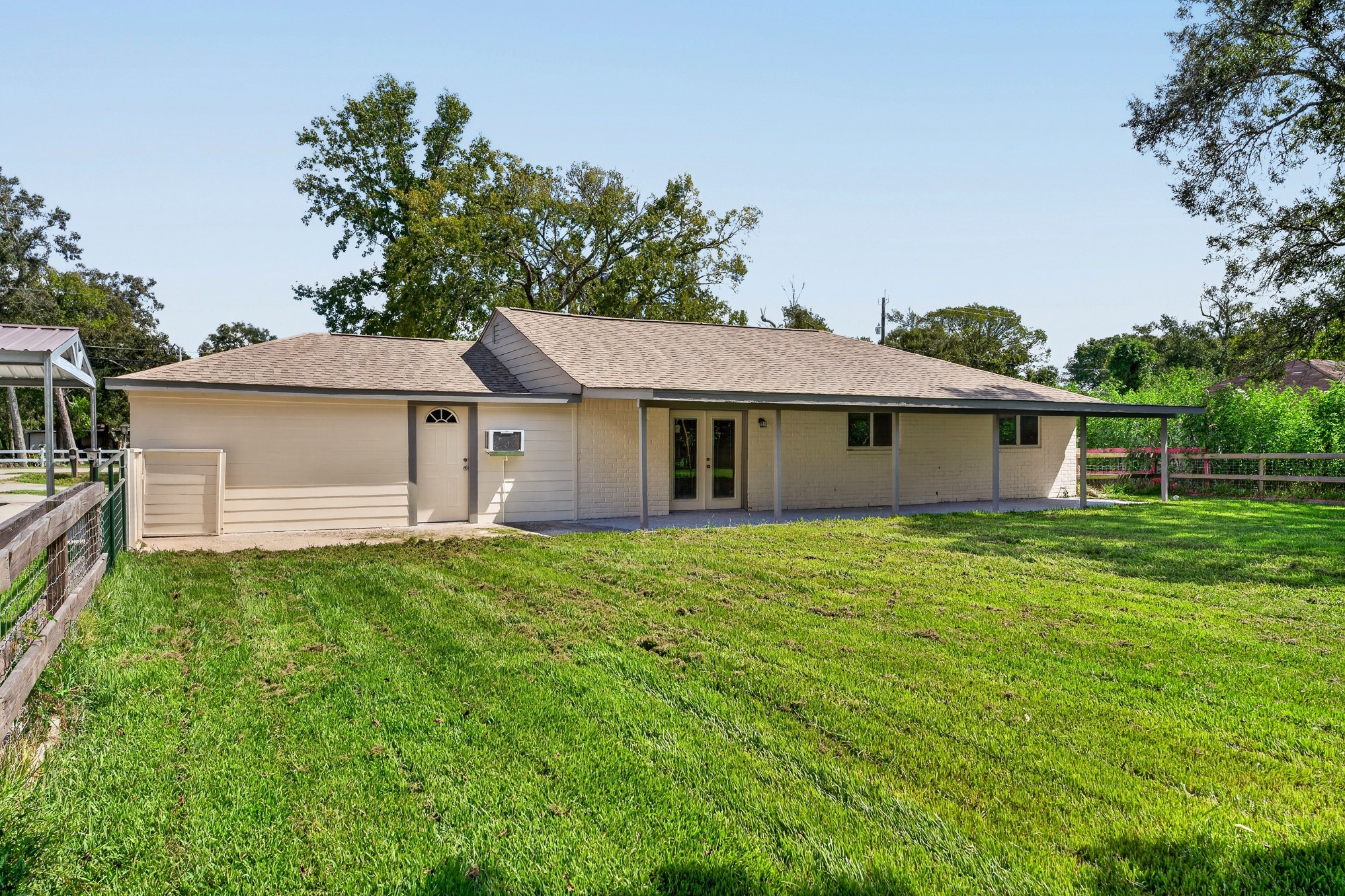 1718 County Road 401 Property Photo 9