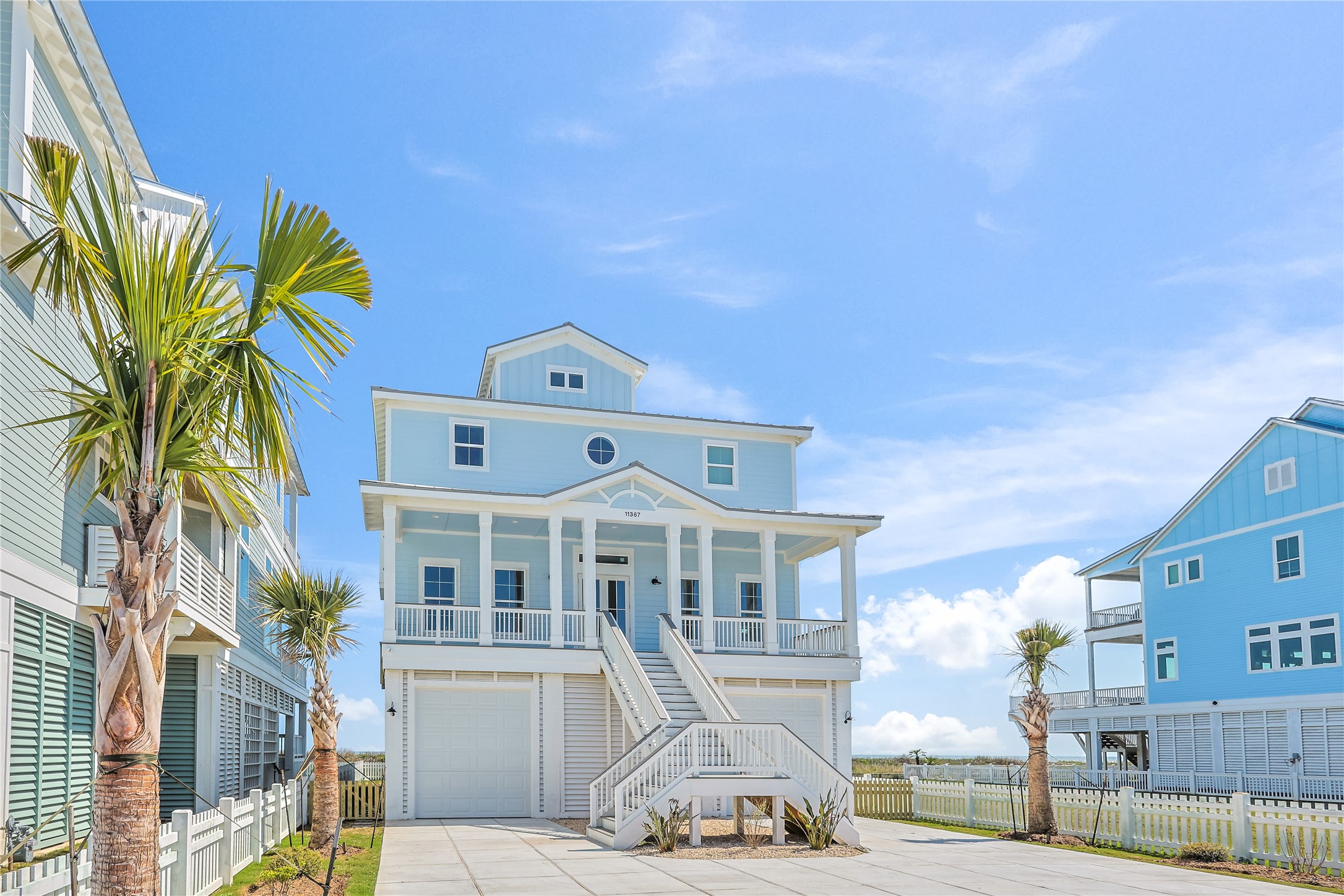 11367 Beachside Drive Property Photo 1