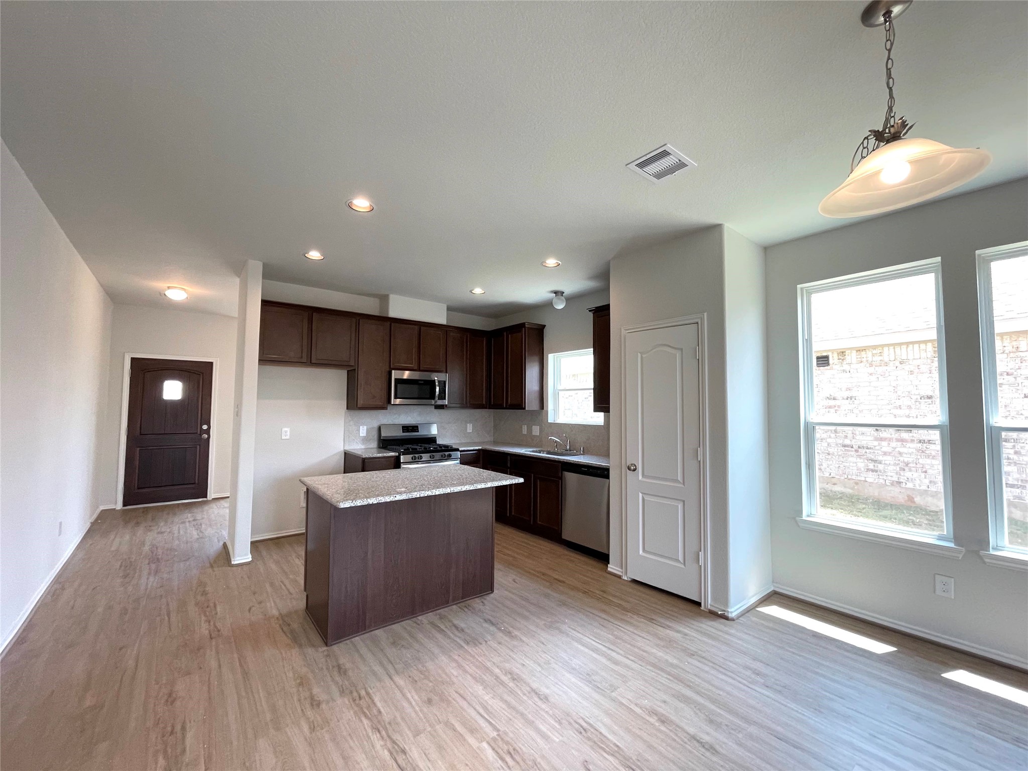 3211 Aster Meadow Way Property Photo 4