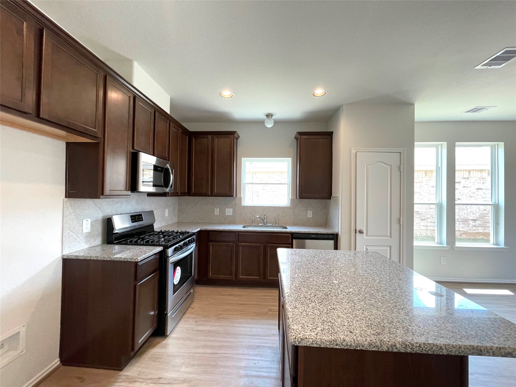 3211 Aster Meadow Way Property Photo 5