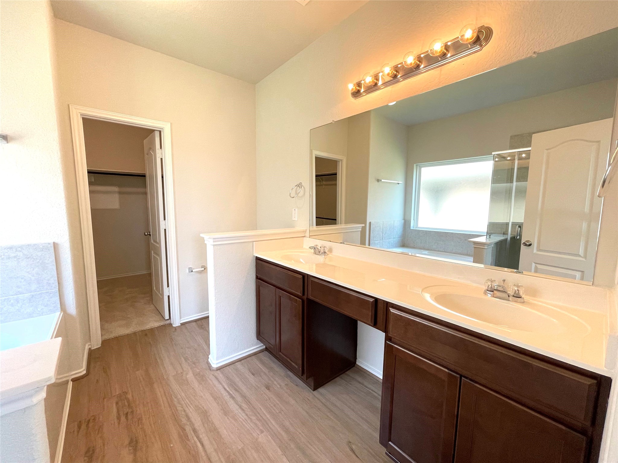 3211 Aster Meadow Way Property Photo 9