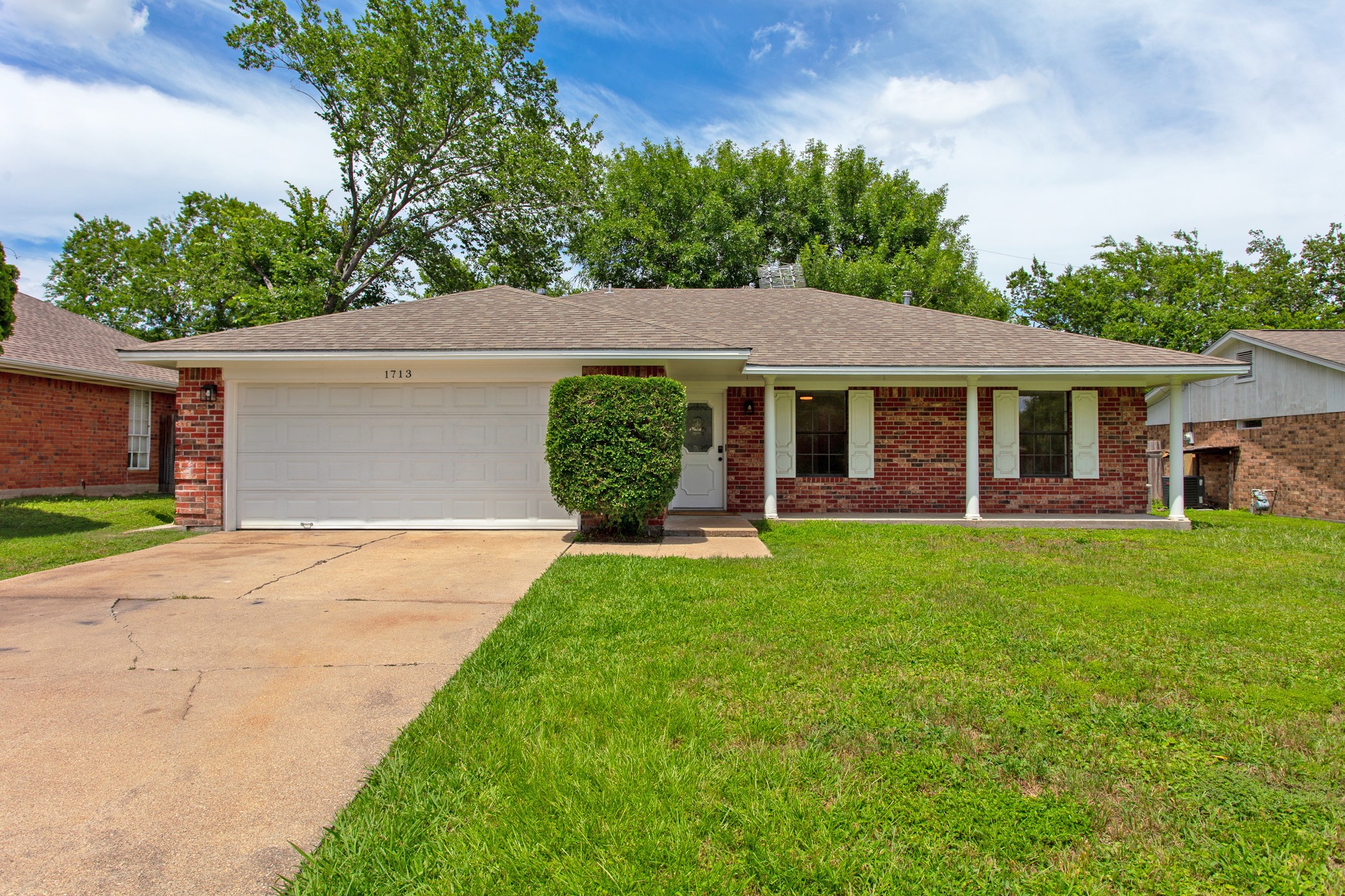 1713 Laura Lane Property Photo
