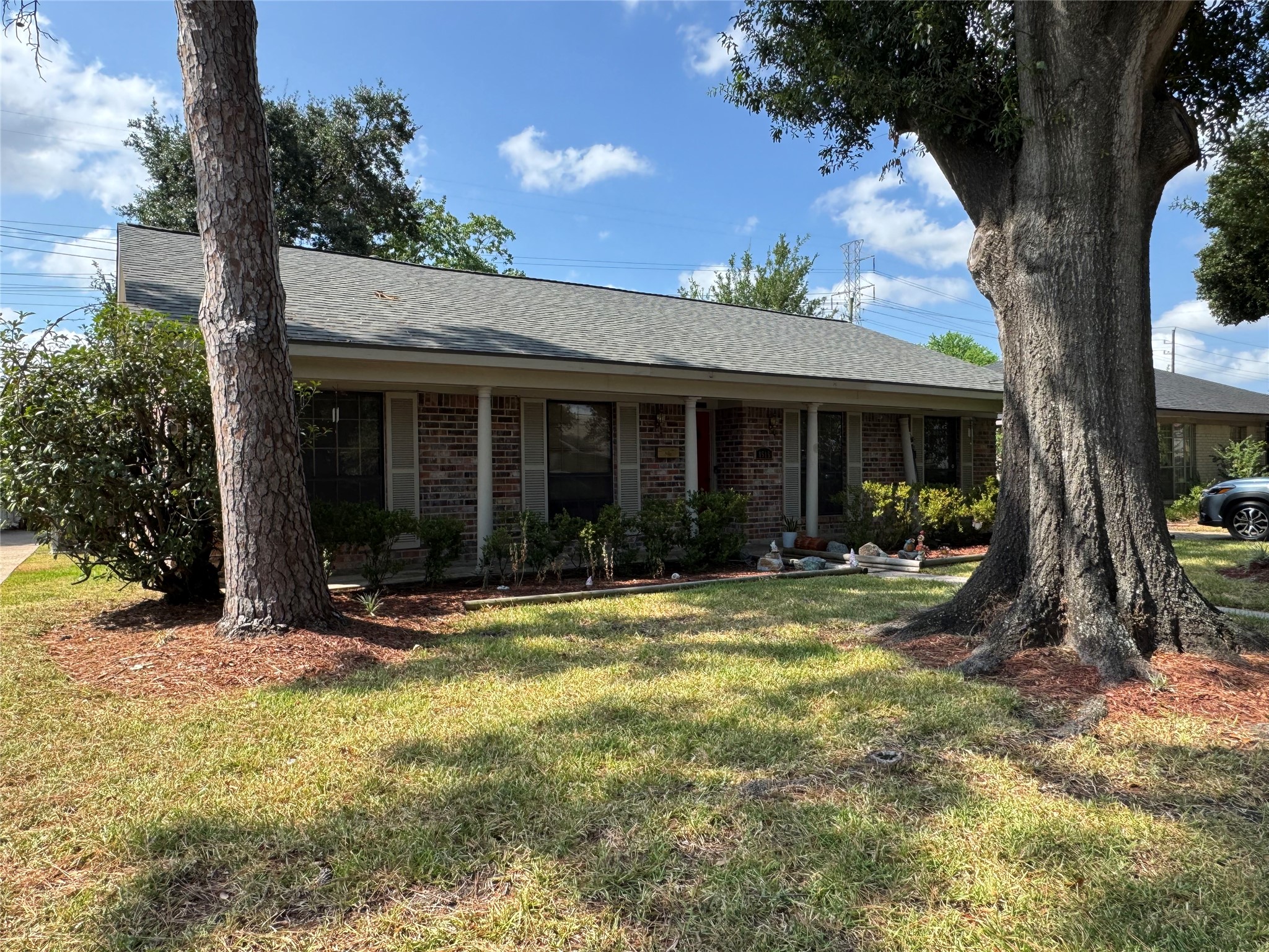 8515 Twin Hills Drive Property Photo 4