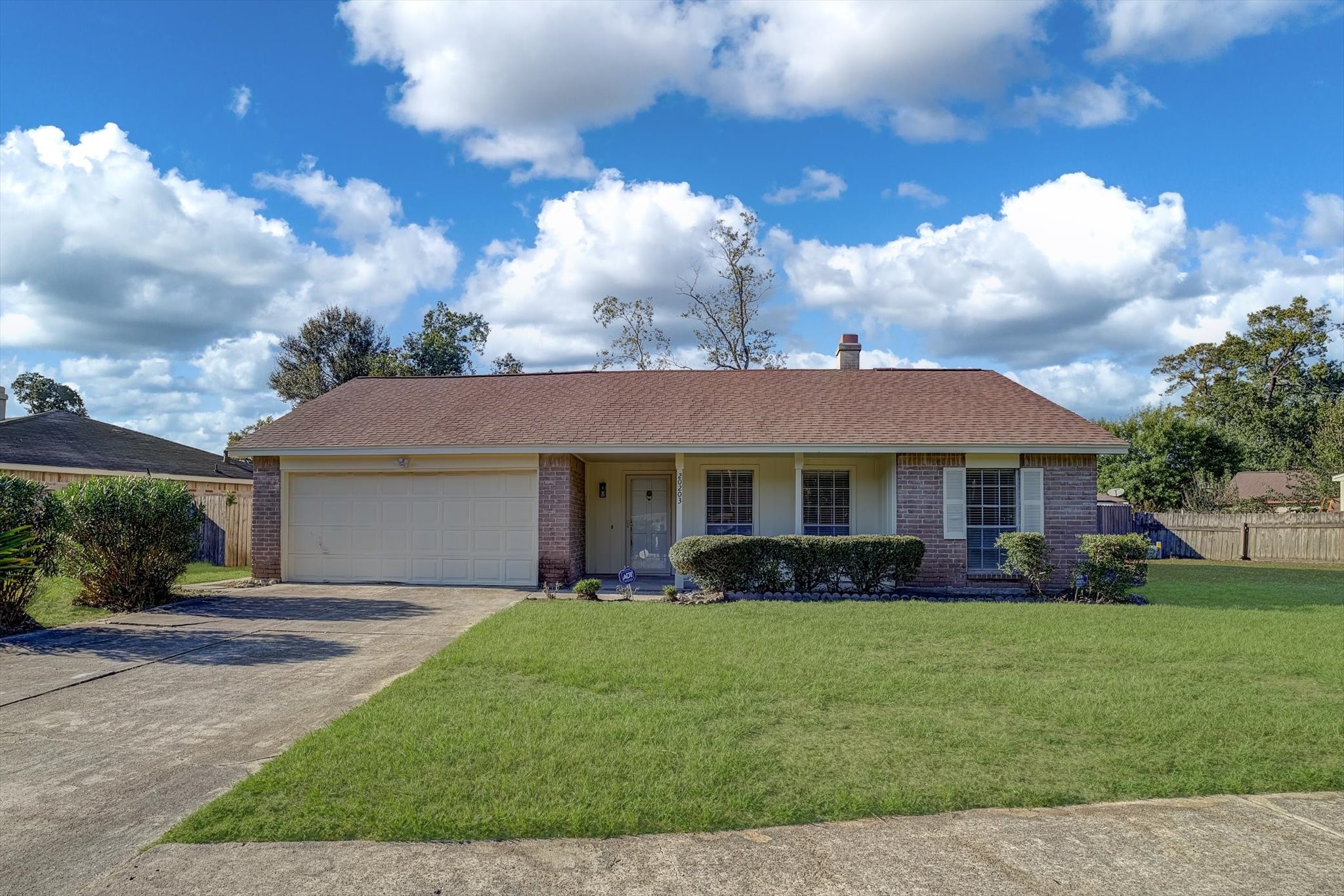 20203 Fox Stone Lane Property Photo 2