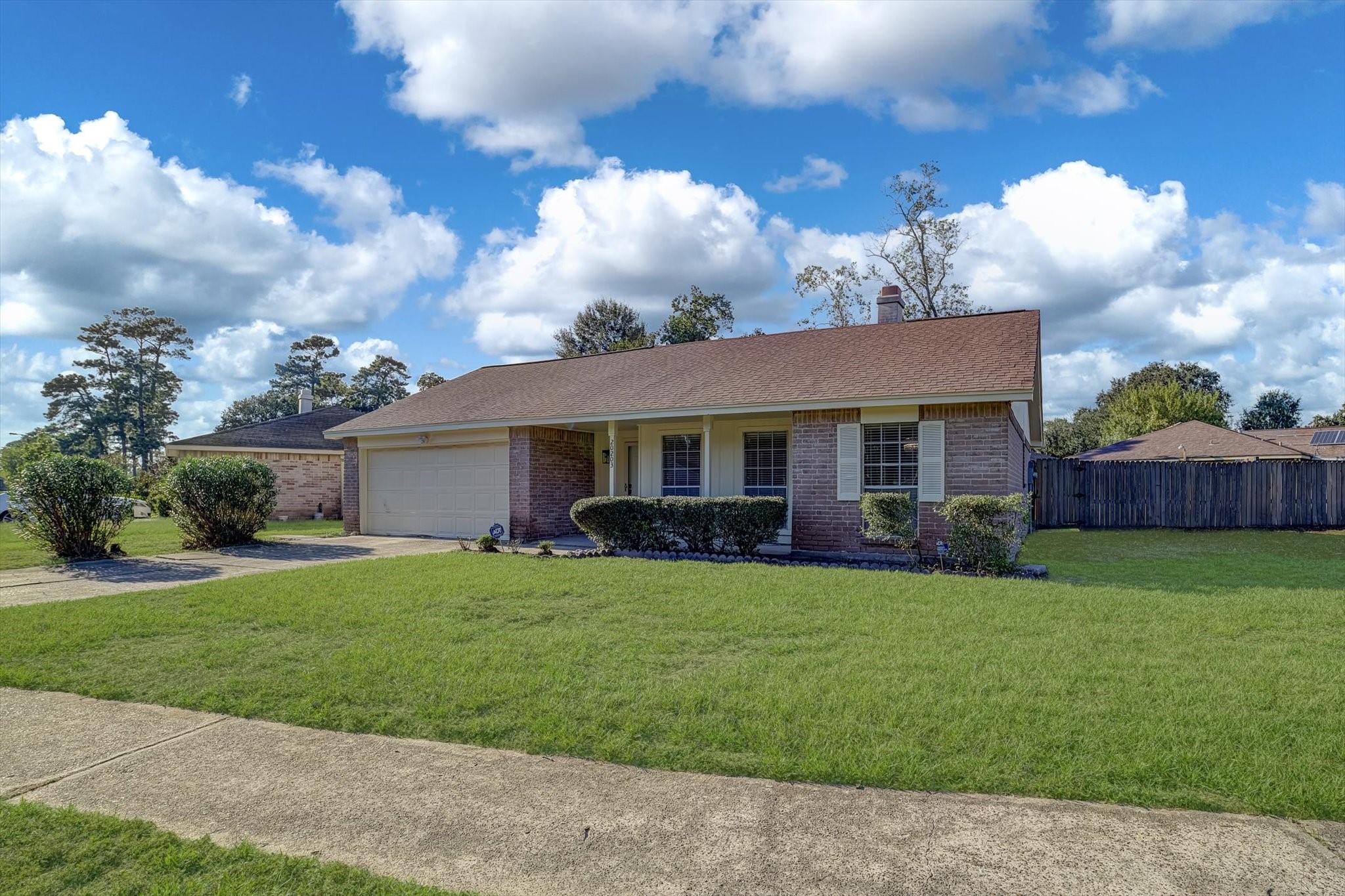 20203 Fox Stone Lane Property Photo 3