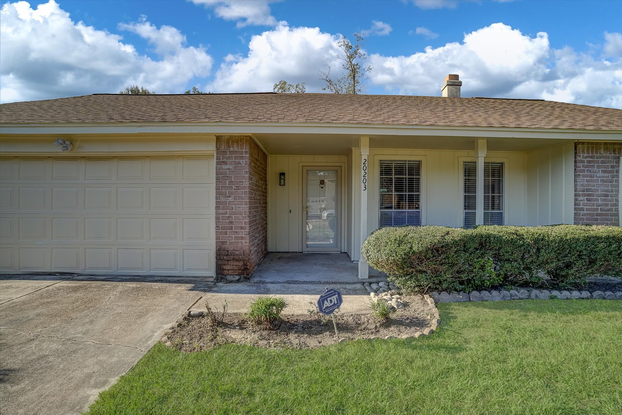 20203 Fox Stone Lane Property Photo 4