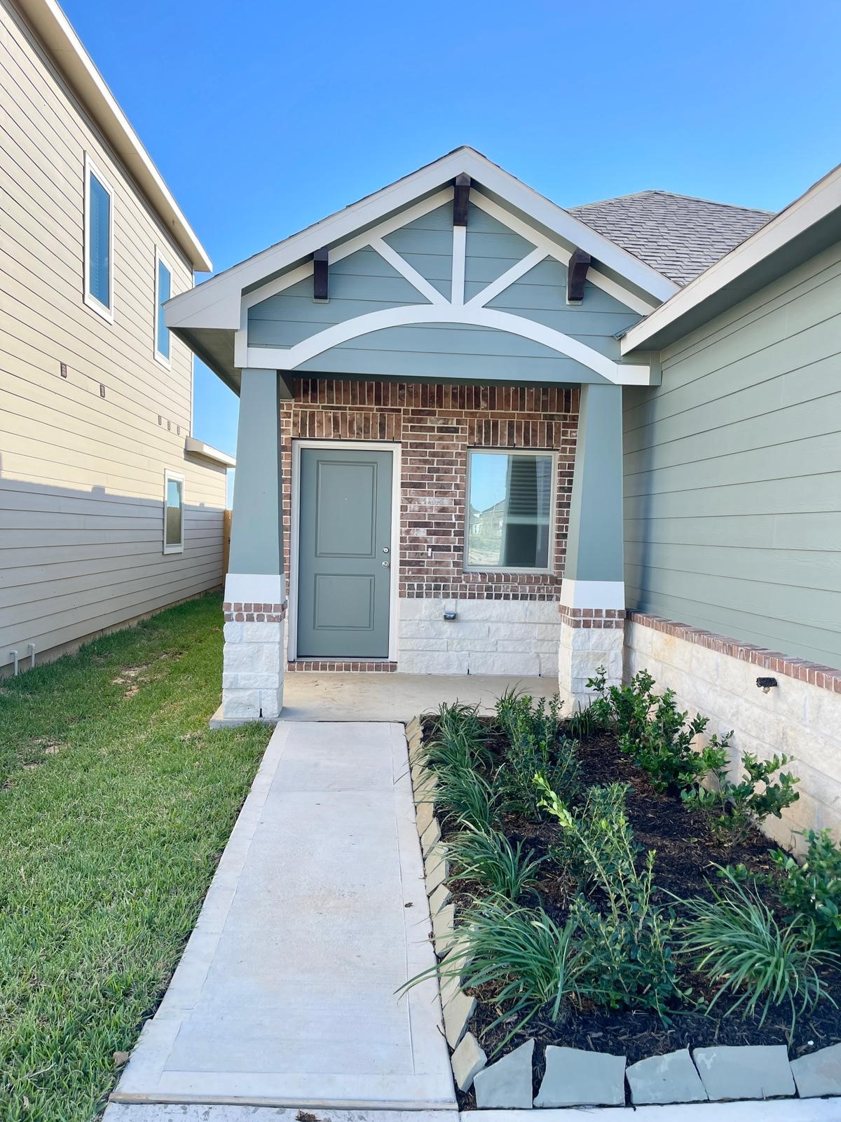 21619 Cypress Maple Drive Property Photo 2