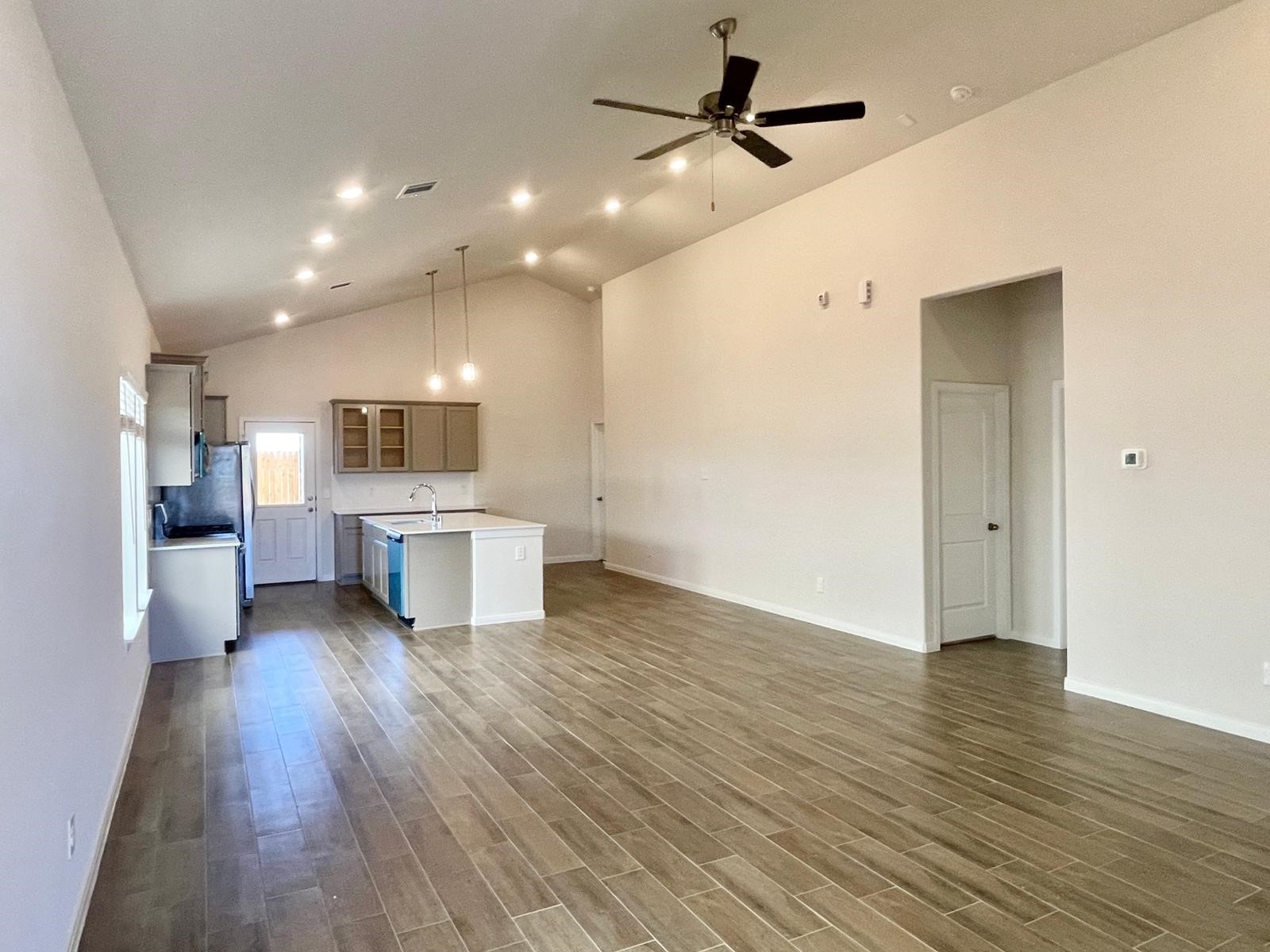 21619 Cypress Maple Drive Property Photo 5