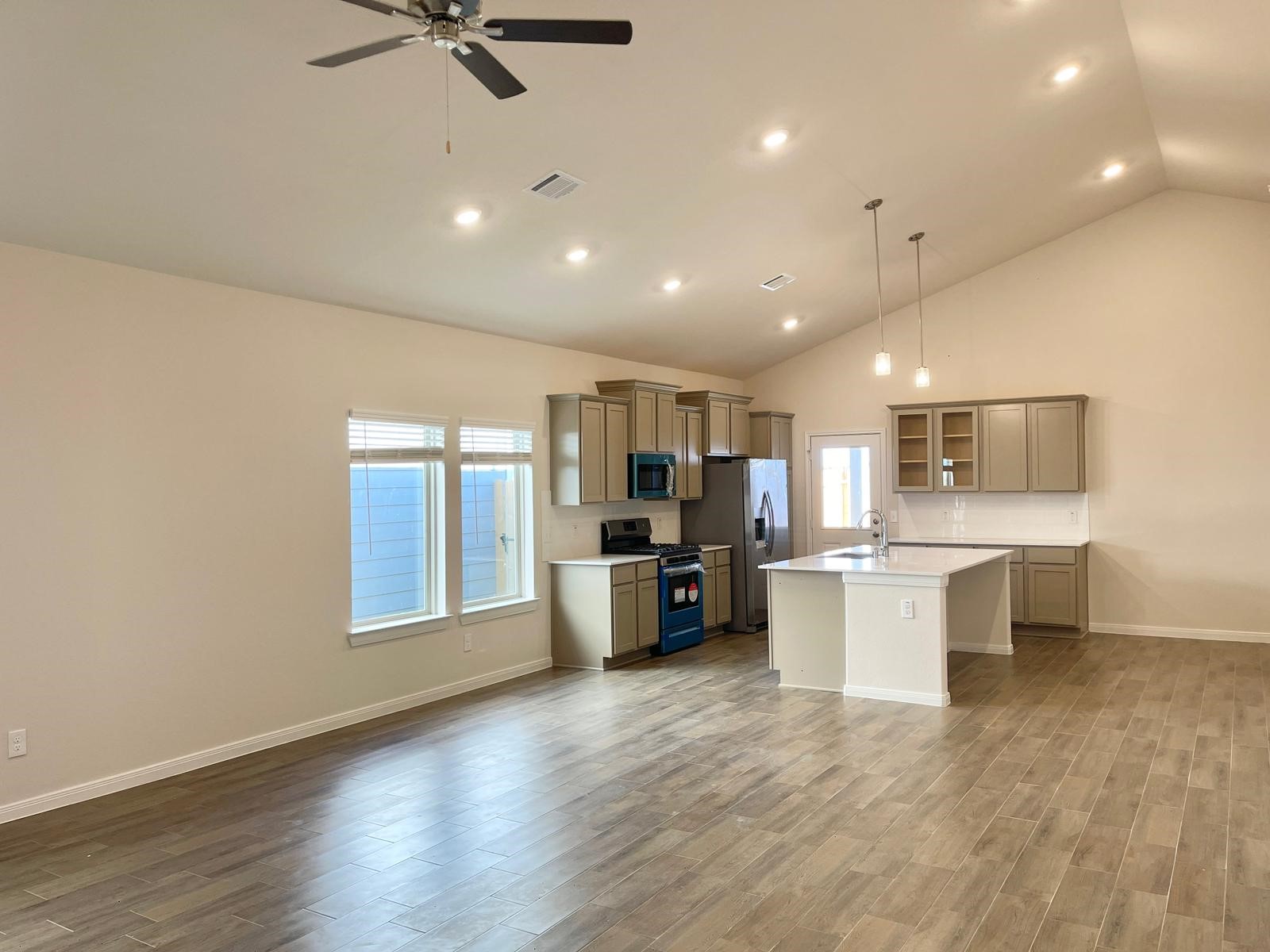 21619 Cypress Maple Drive Property Photo 6