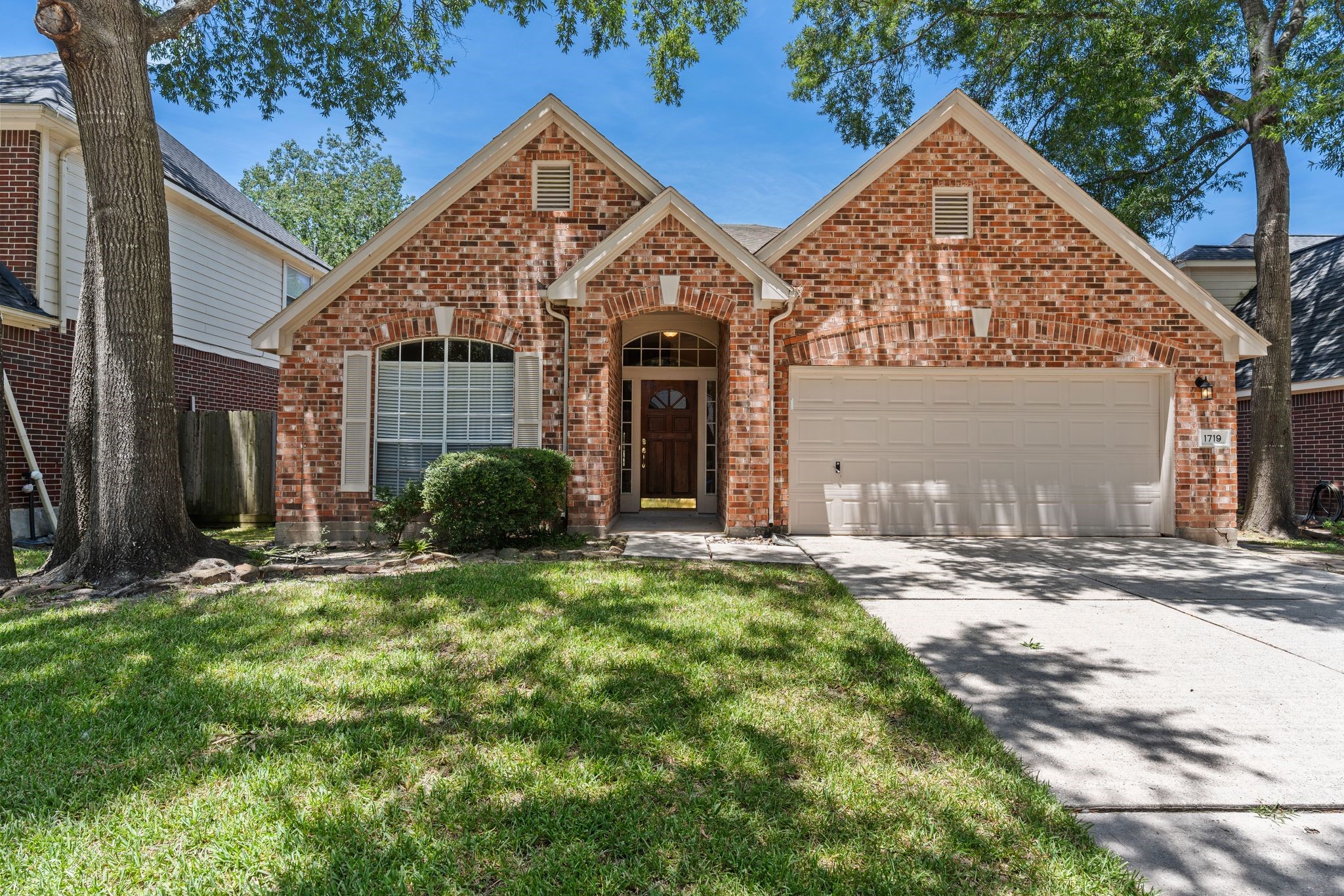 1719 Sandy Trail Court Property Photo
