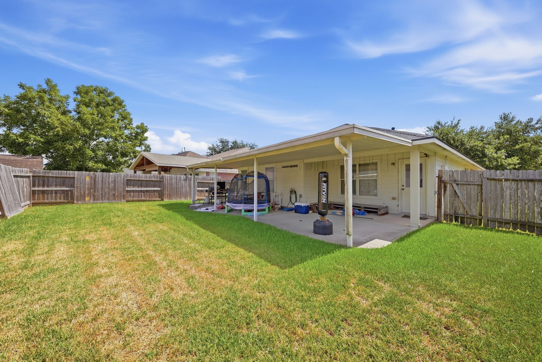 8915 Durham Manor Lane Property Photo 2