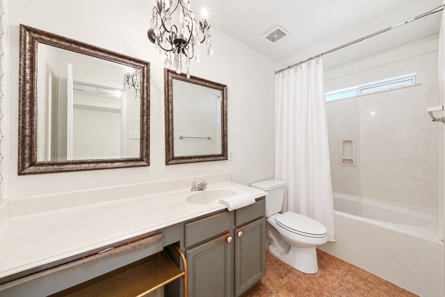 8915 Durham Manor Lane Property Photo 11
