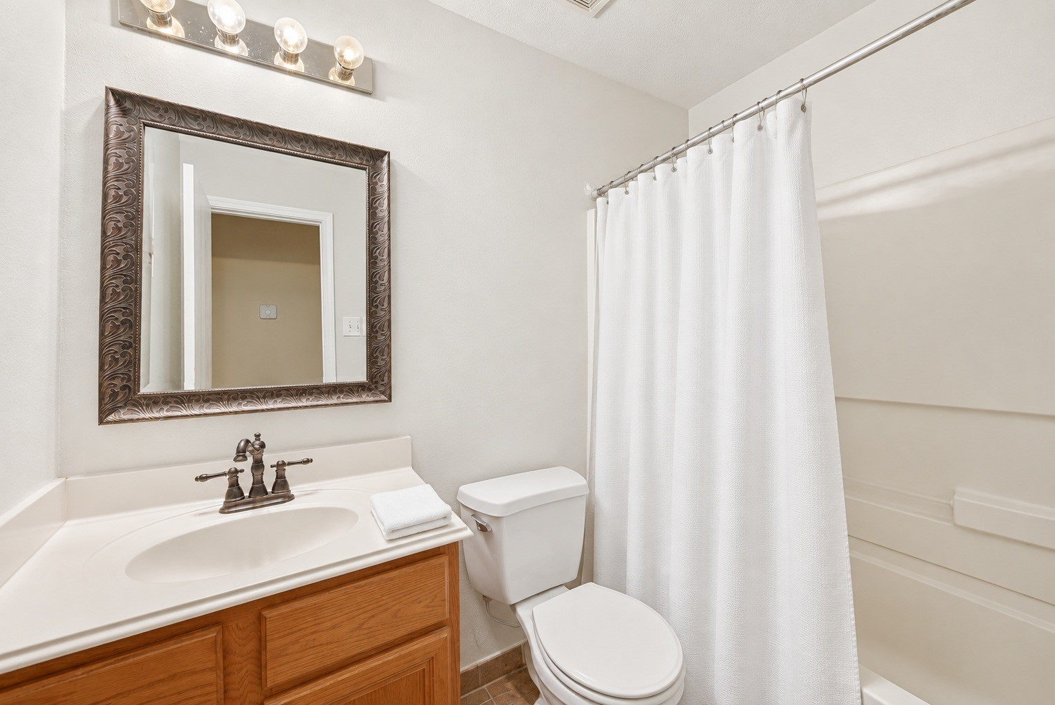 8915 Durham Manor Lane Property Photo 14