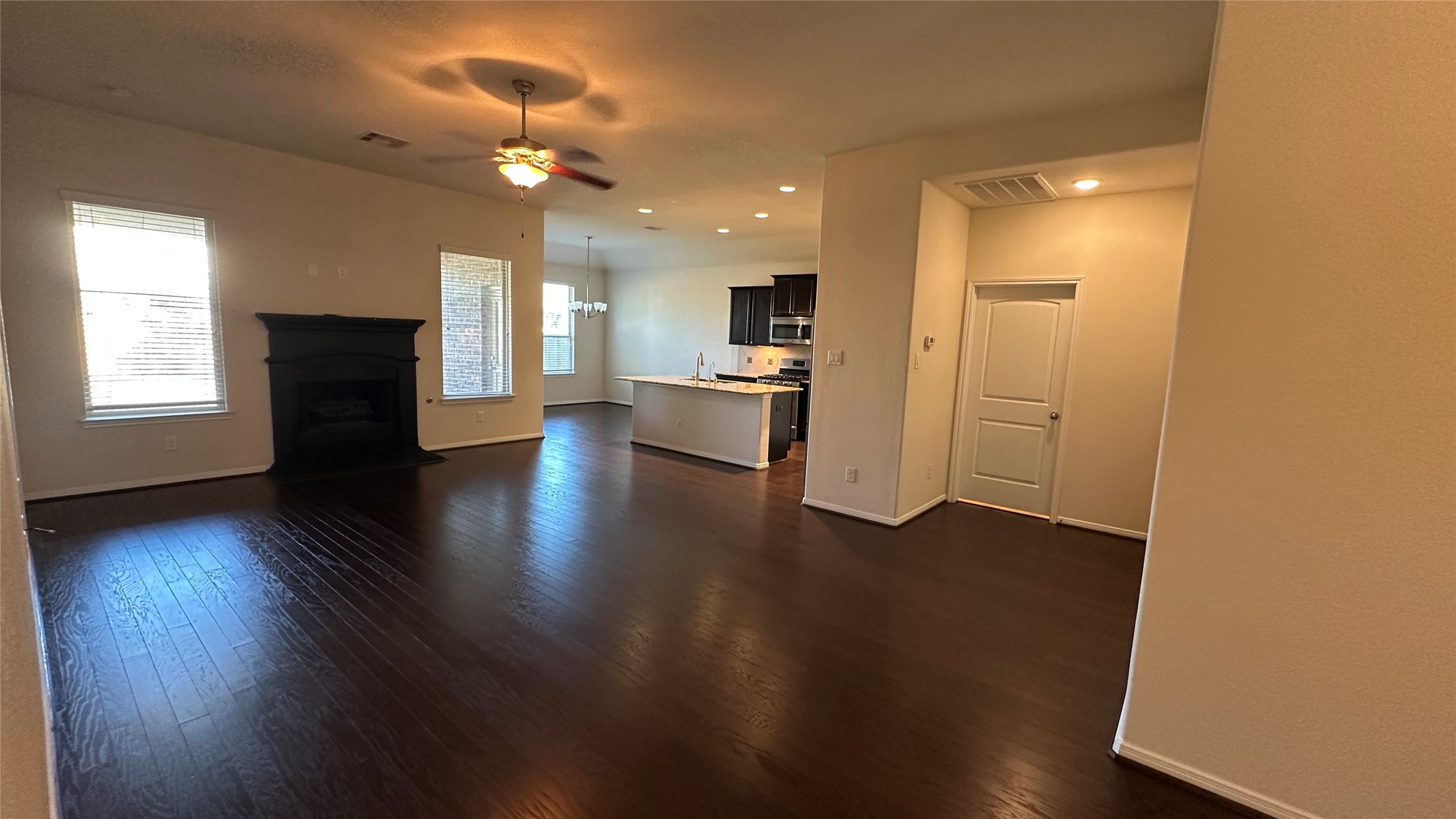 14046 Sand Ridge Crossing Property Photo 4