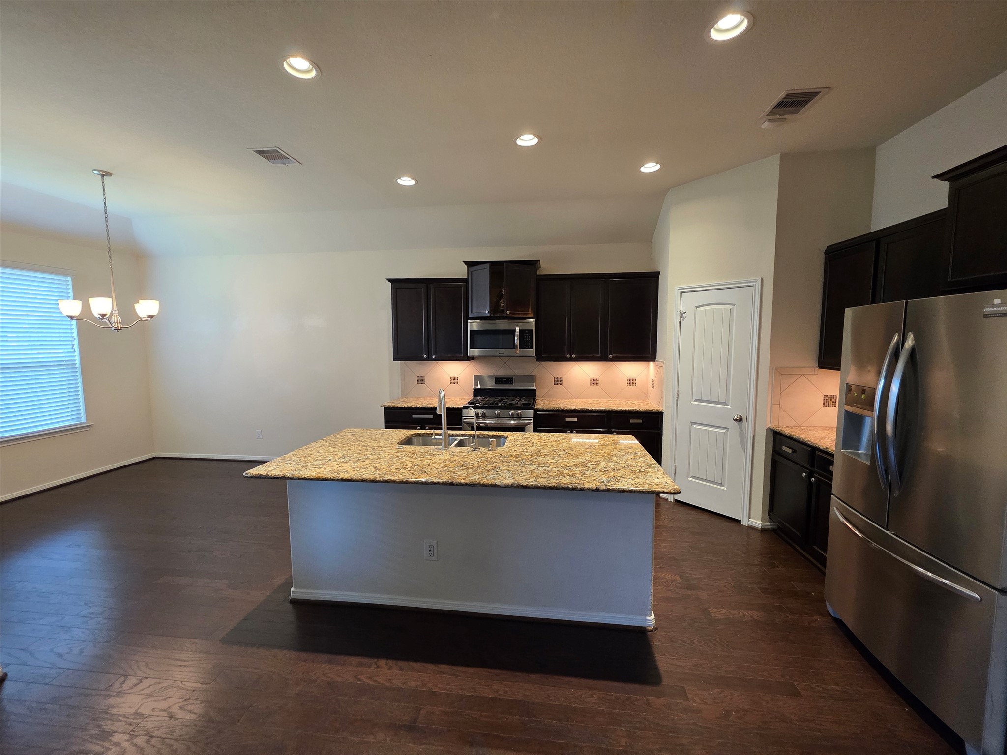 14046 Sand Ridge Crossing Property Photo 5