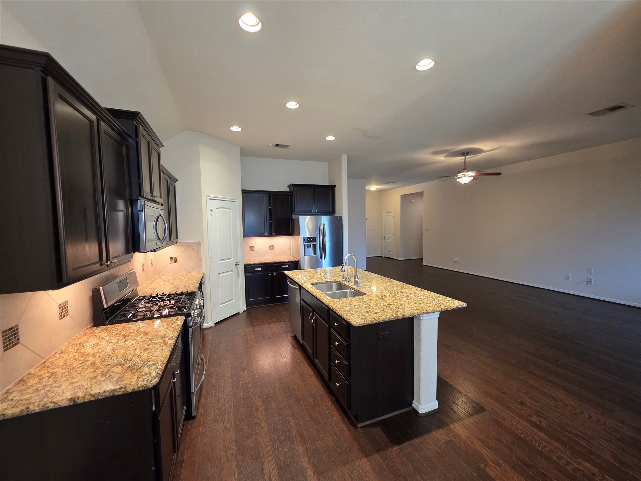 14046 Sand Ridge Crossing Property Photo 6