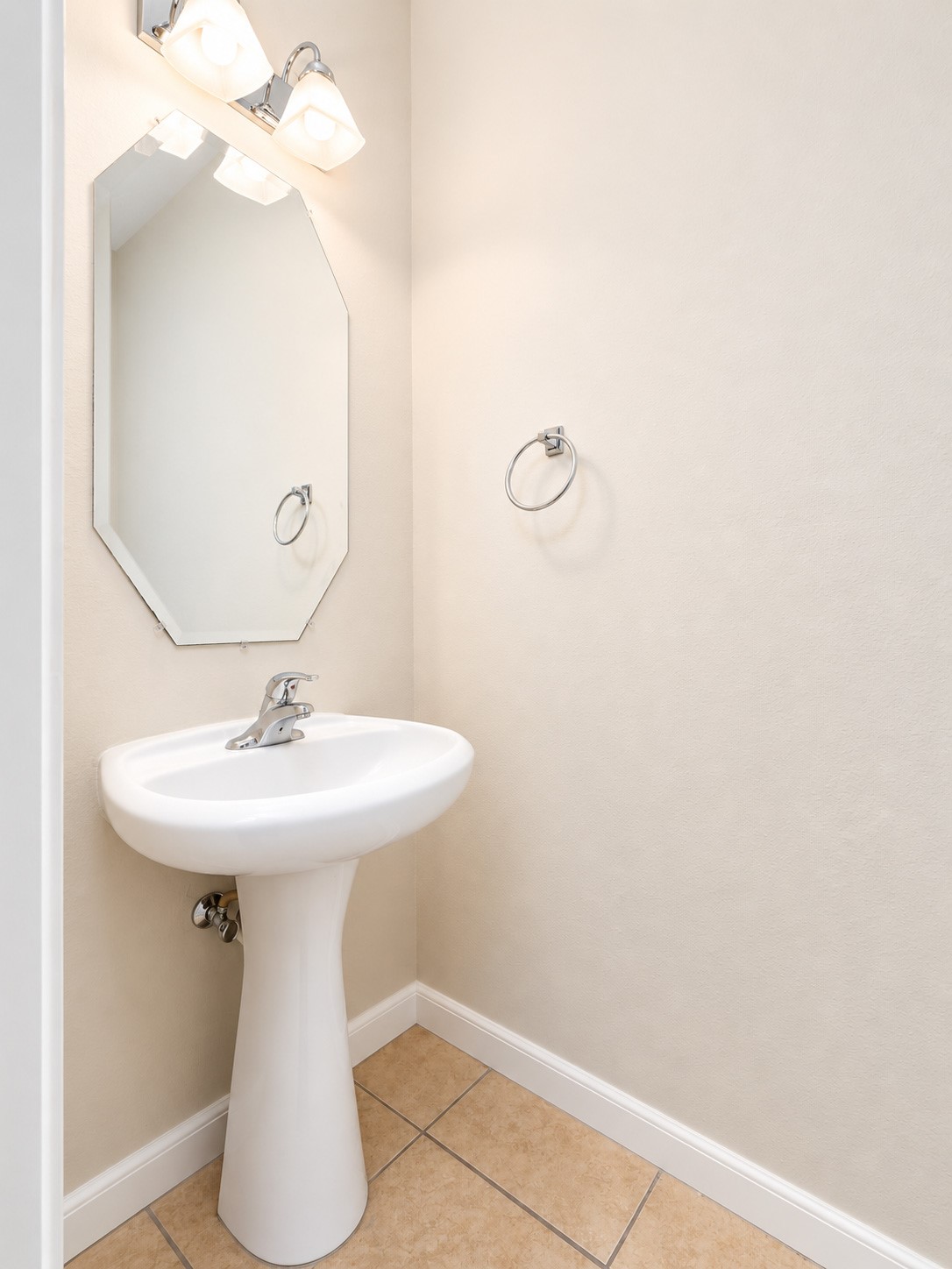 1815 Granite Field Lane Property Photo 7