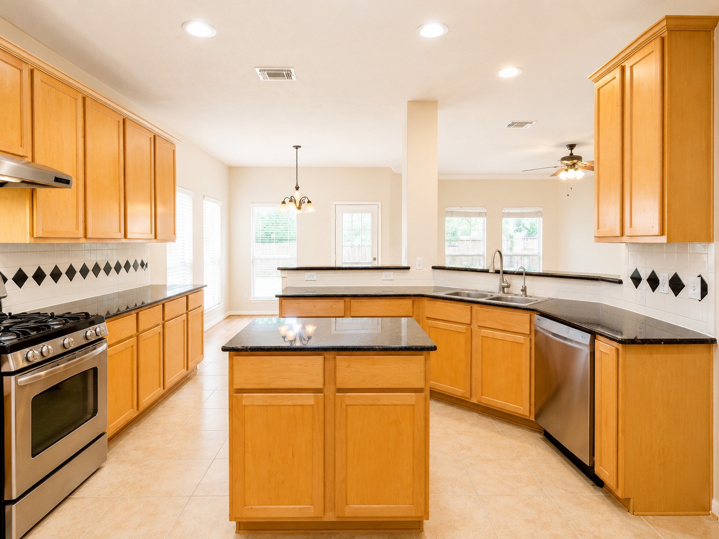 1815 Granite Field Lane Property Photo 17
