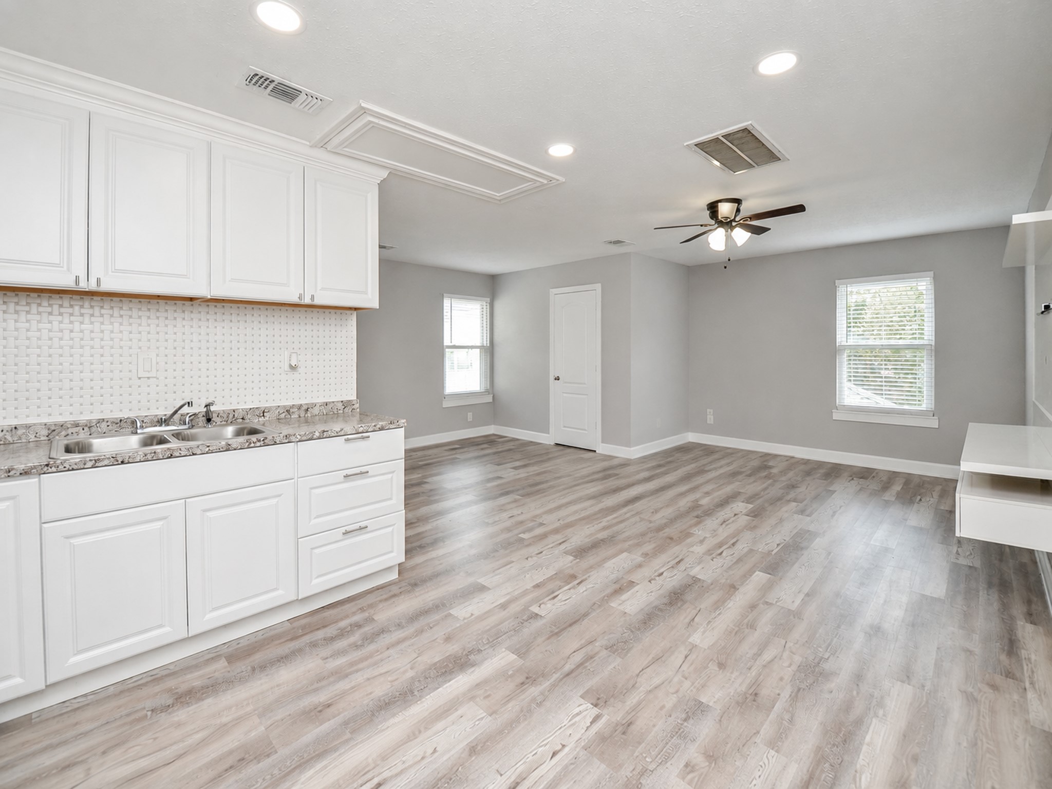16431 Crossfield Drive B Property Photo 1