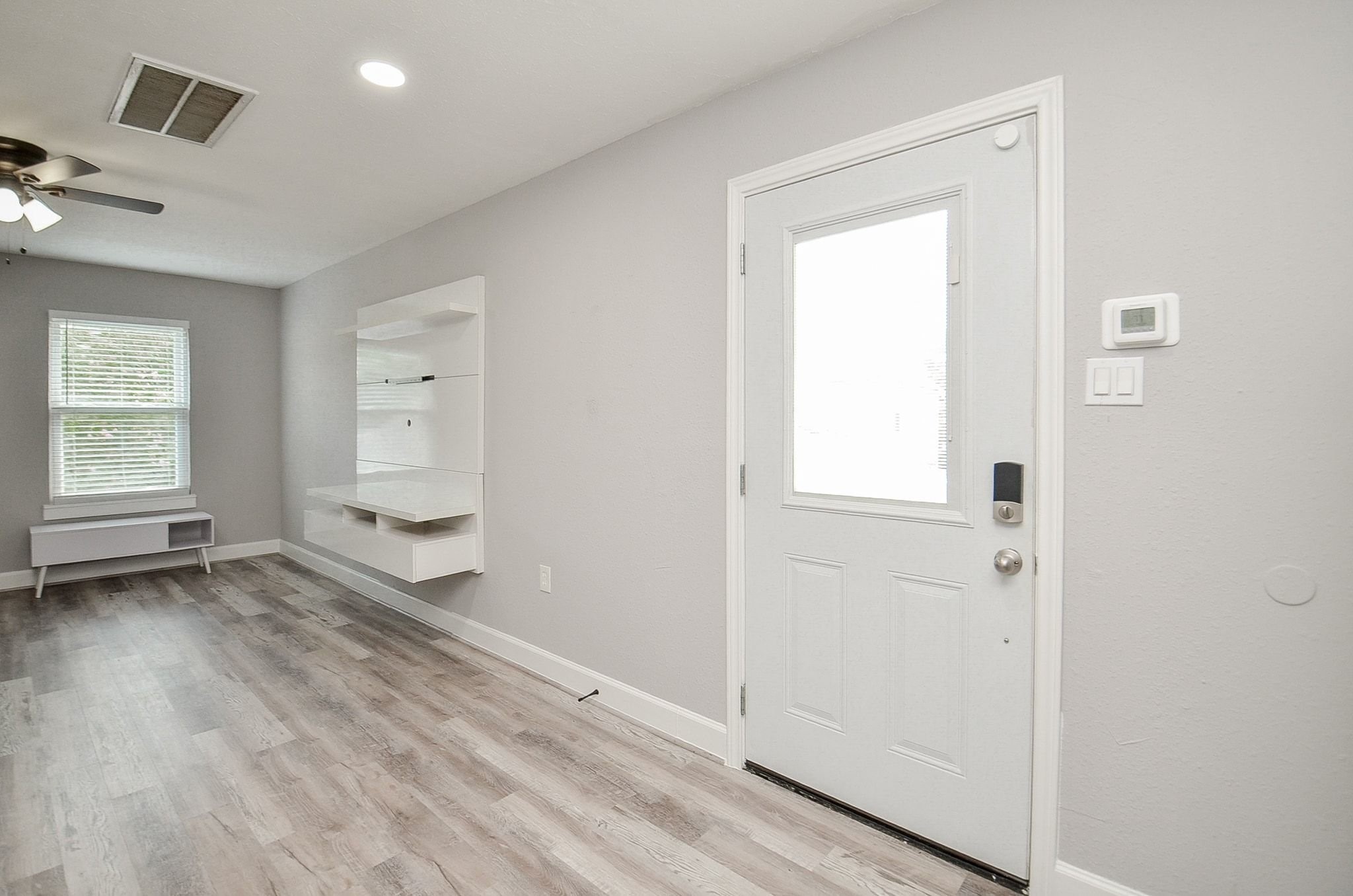 16431 Crossfield Drive B Property Photo 4