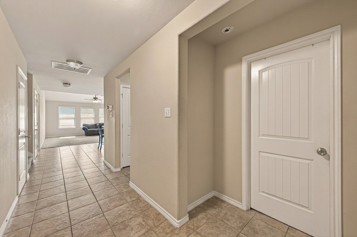 9206 Rustling Manor Lane Property Photo 7