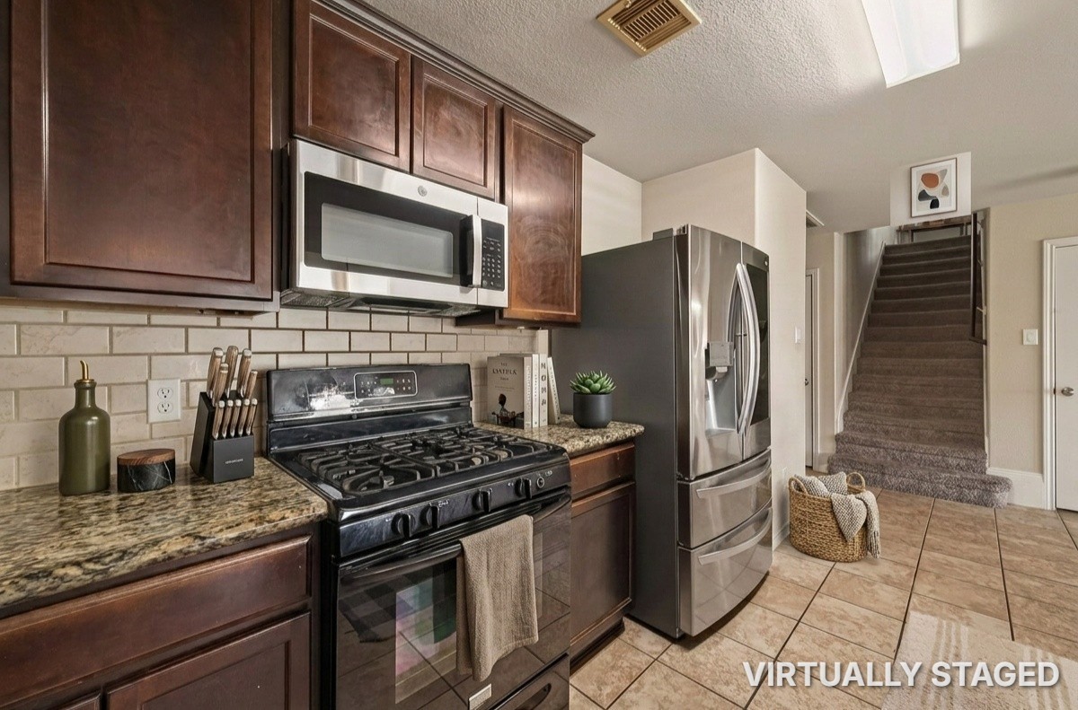 9206 Rustling Manor Lane Property Photo 9