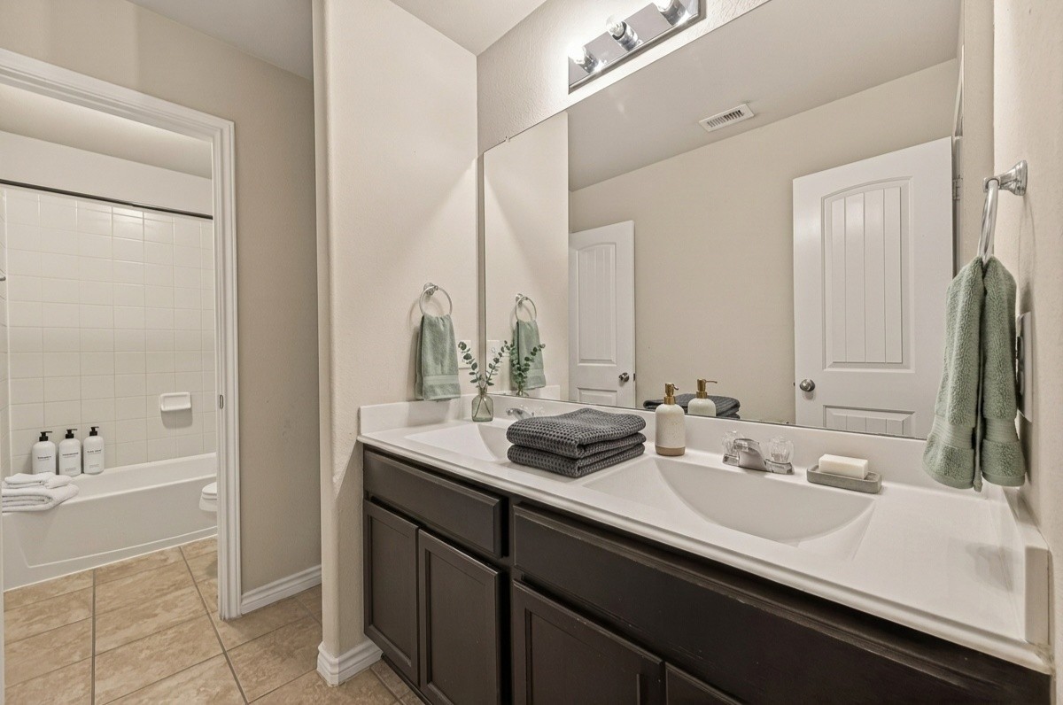 9206 Rustling Manor Lane Property Photo 18