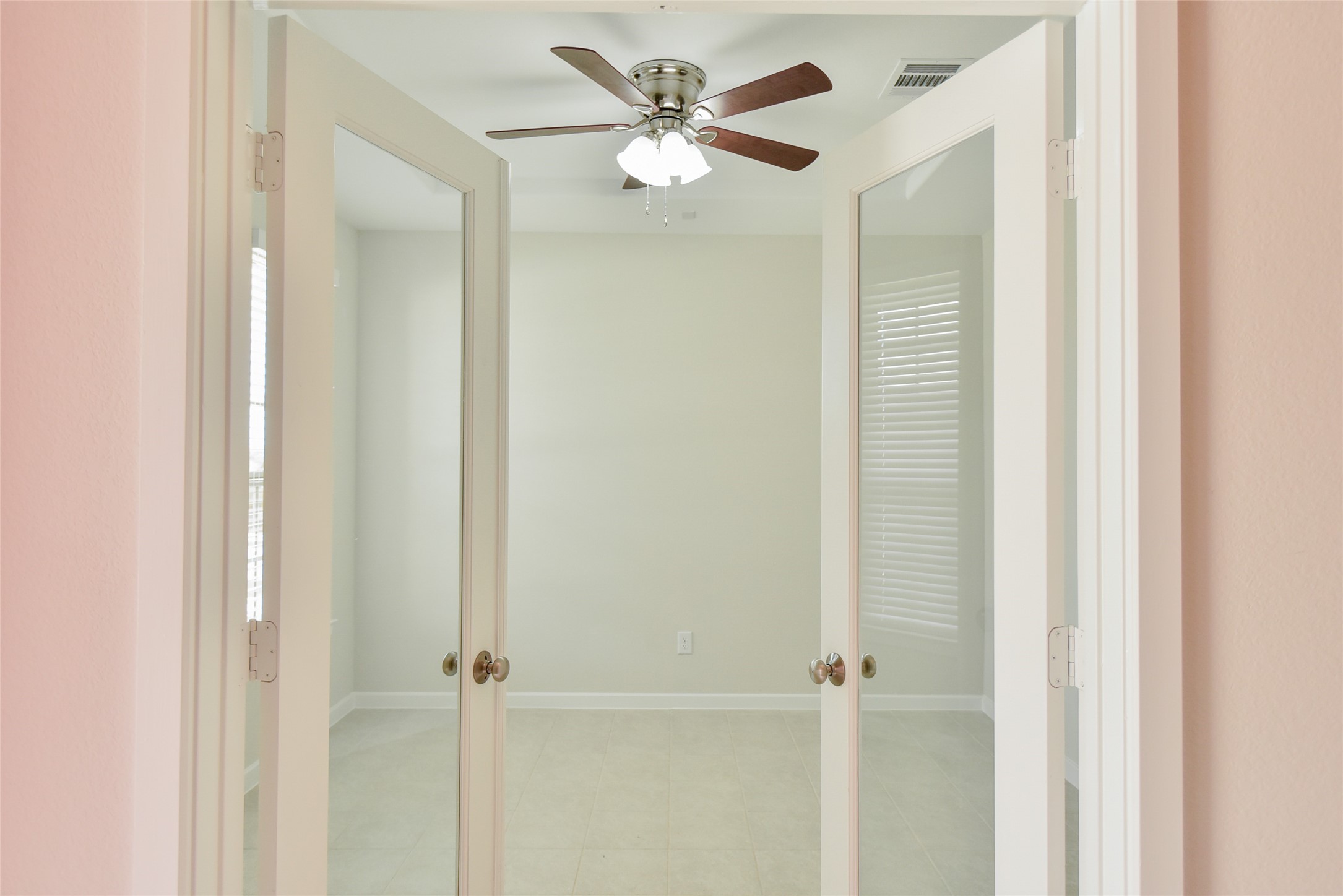 7826 Kenora Way Property Photo 6