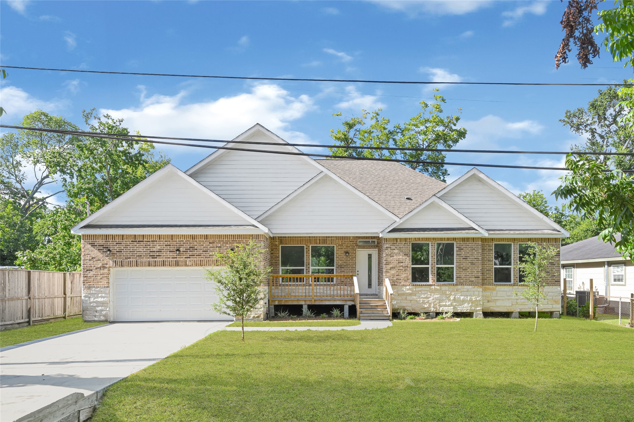 2332 Margaret Street Property Photo 1